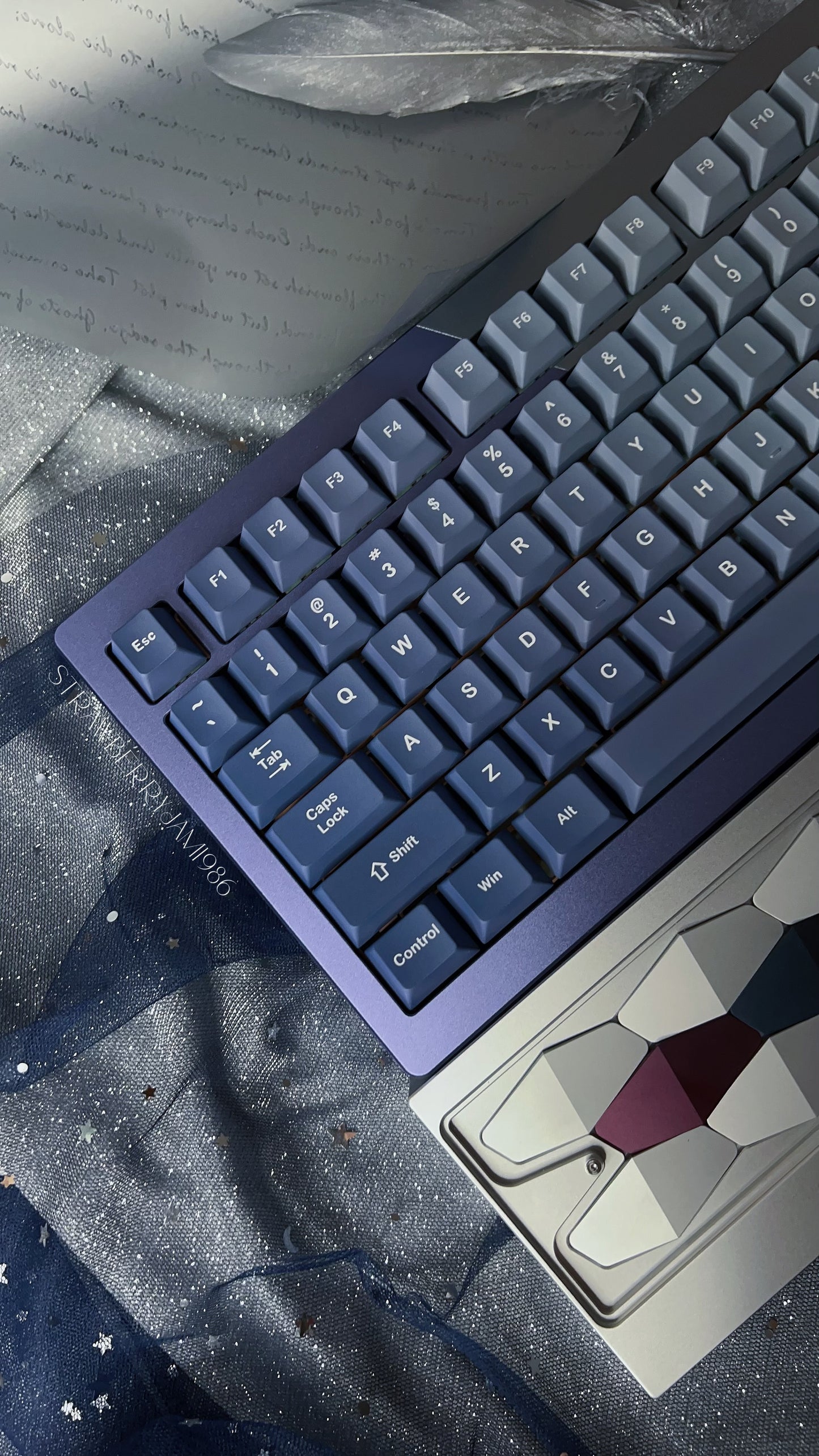 Unboxing For SALEs KiiBOOM LOOP75
Hotswappable Aluminum Gasket Mechanical Keyboard Silver Blue（not including the Wristrest）