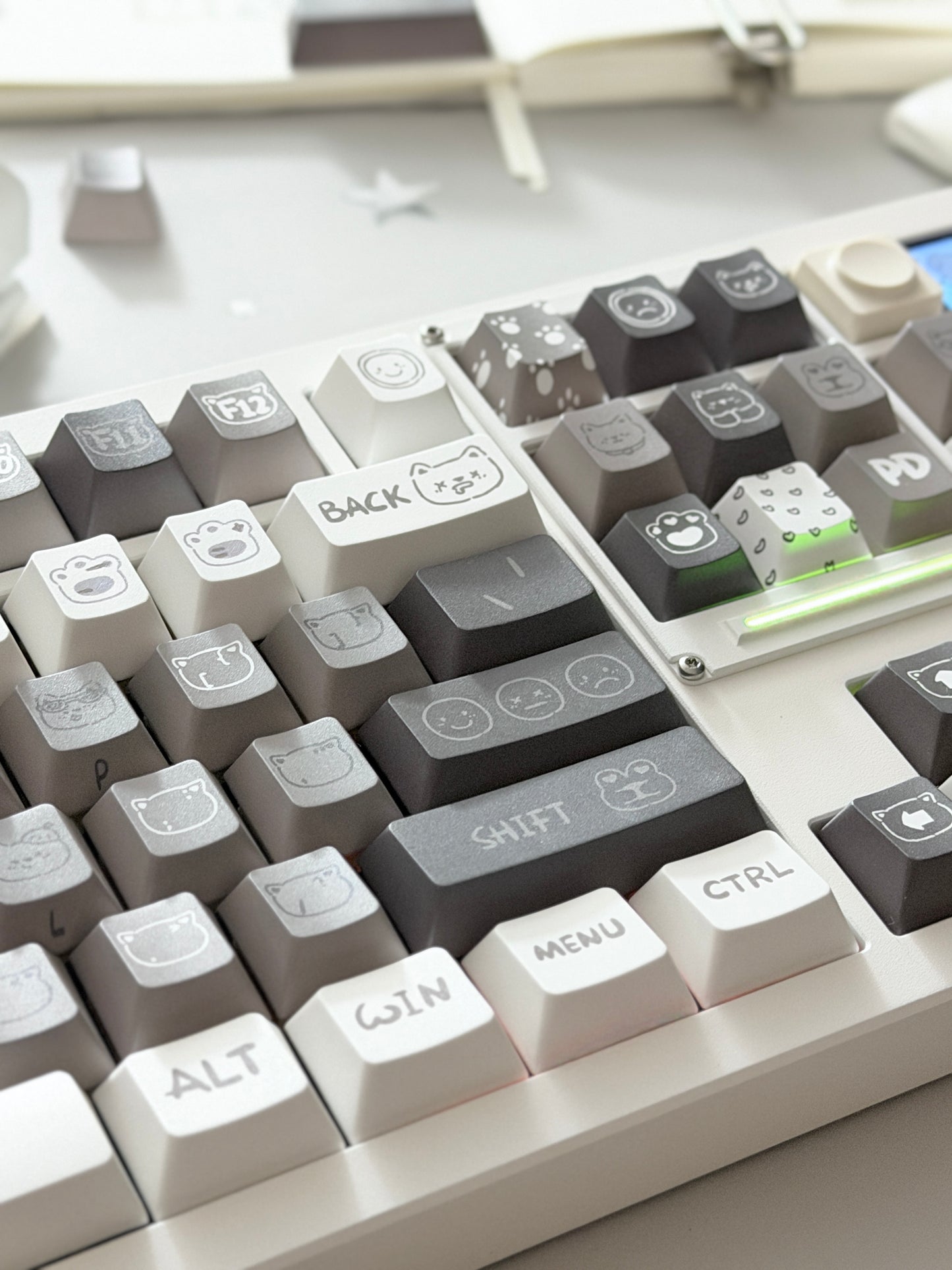 ONLY 1 Instock Prebuilt Aluminum Custom Mechanical Keyboard ND104 Emo Gray Keycaps Toast Switch
