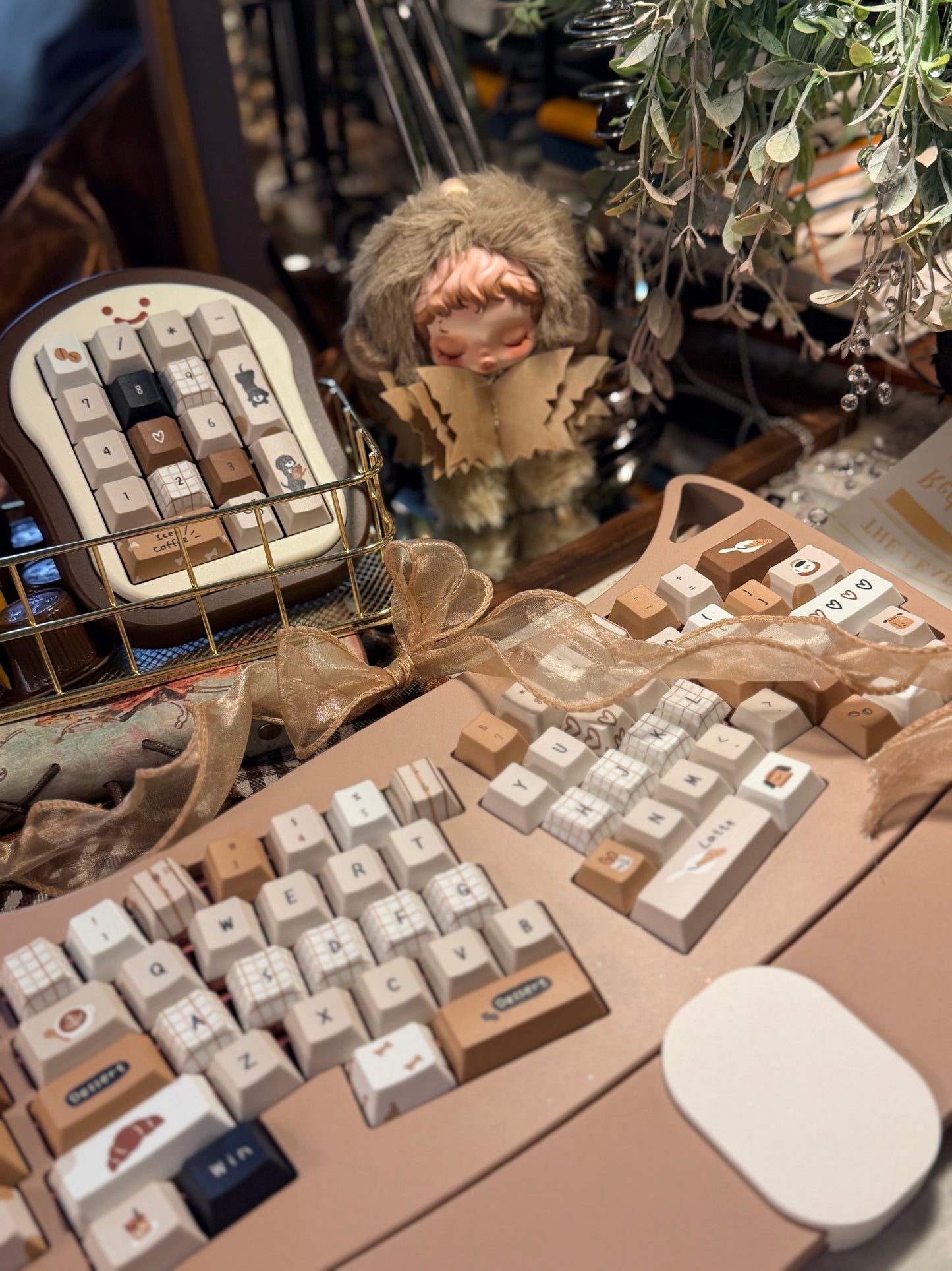 ONLY 1 Instock Prebuilt Aluminum Customized Mechanical Keyboard Corgi Alice Ergonomic Chocolate Set With Wristrest & Bread Pad