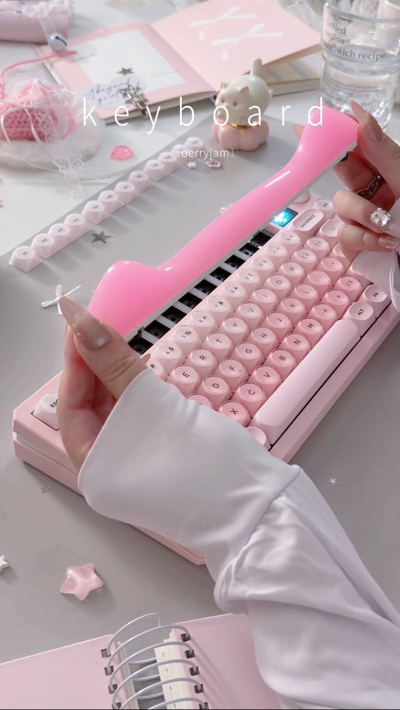 Unboxing Clearance ONLY 1 Instock WOMIER K80 MECHANICAL KEYBOARD With Cat Ear Light Box