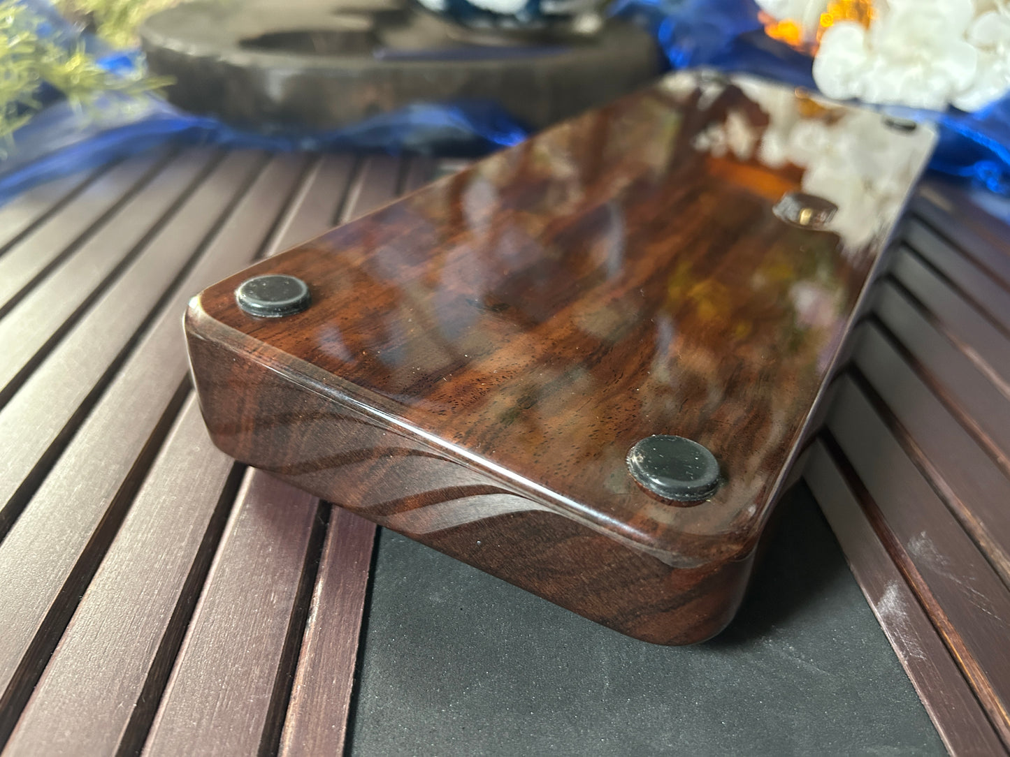 PREORDER Prebuilt Ebony Wood Keyboard Customized Mechanical Keyboard With Wood Wristrest and Snake Ceramic Keycap Set（not including the ceramic Wristrest）