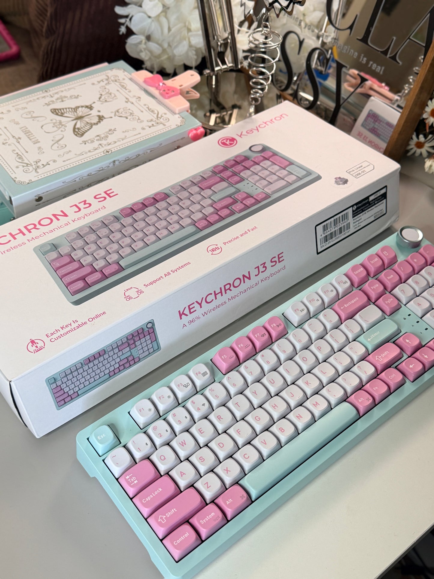 Sample For Sale ONLY 1 Instock Keychron J3SE Pink Green Wireless Custom Mechanical Keyboard