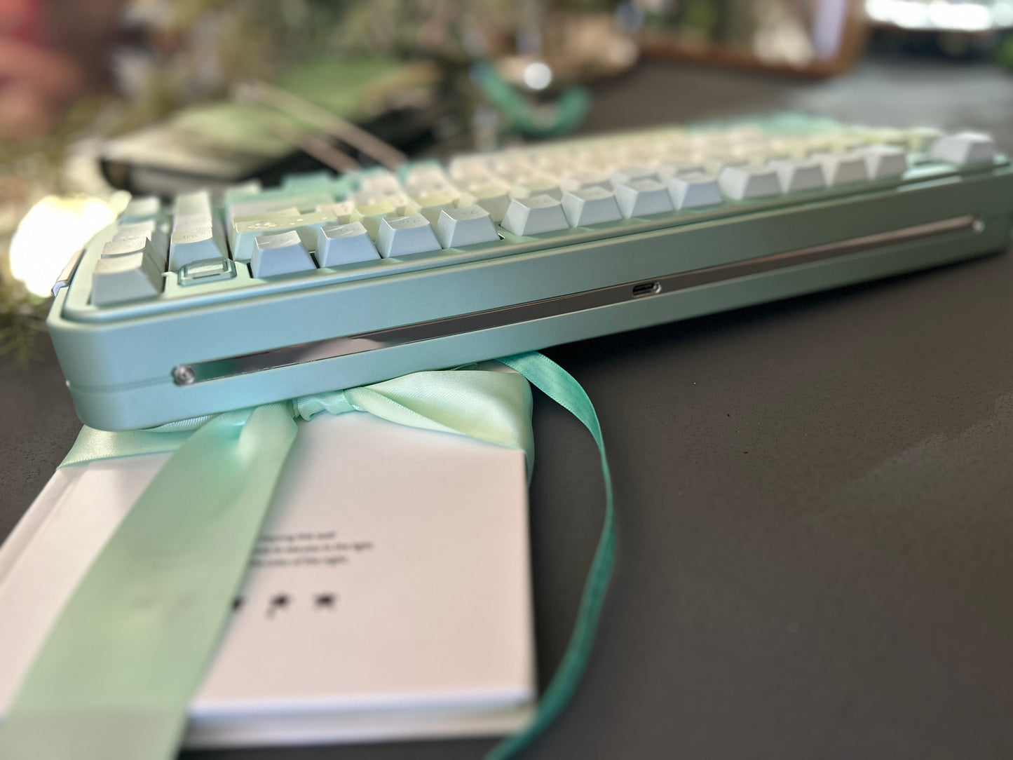 PREORDER Prebuilt Aluminum Customized Mechanical Keyboard Bread75 Anodized Green Set