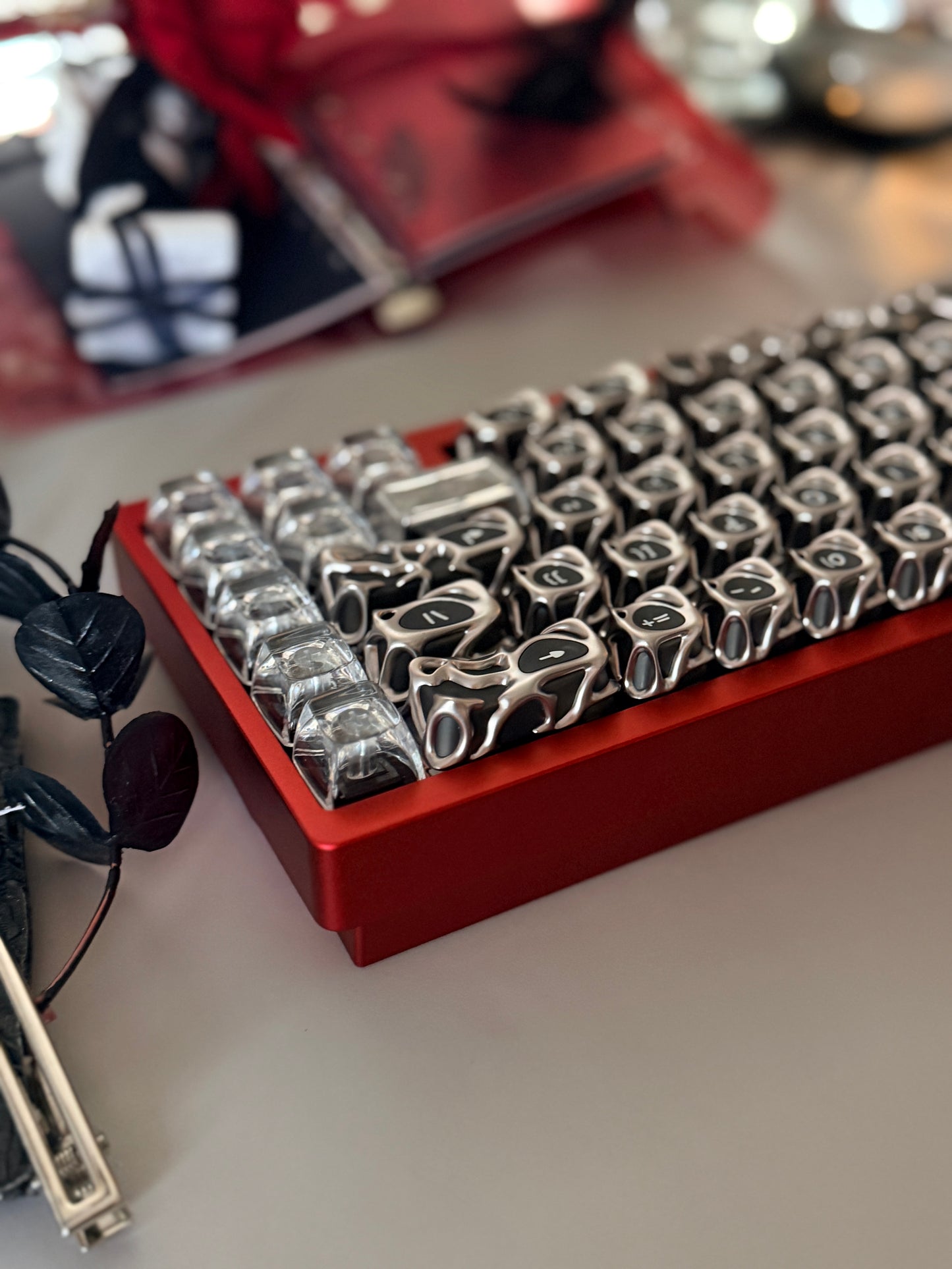Preorder Prebuilt Aluminum Custom Mechanical Keyboard Anordized Red Nut65 xvx Venom Metal-Texture Keycap & firstblood transparent Keycap set