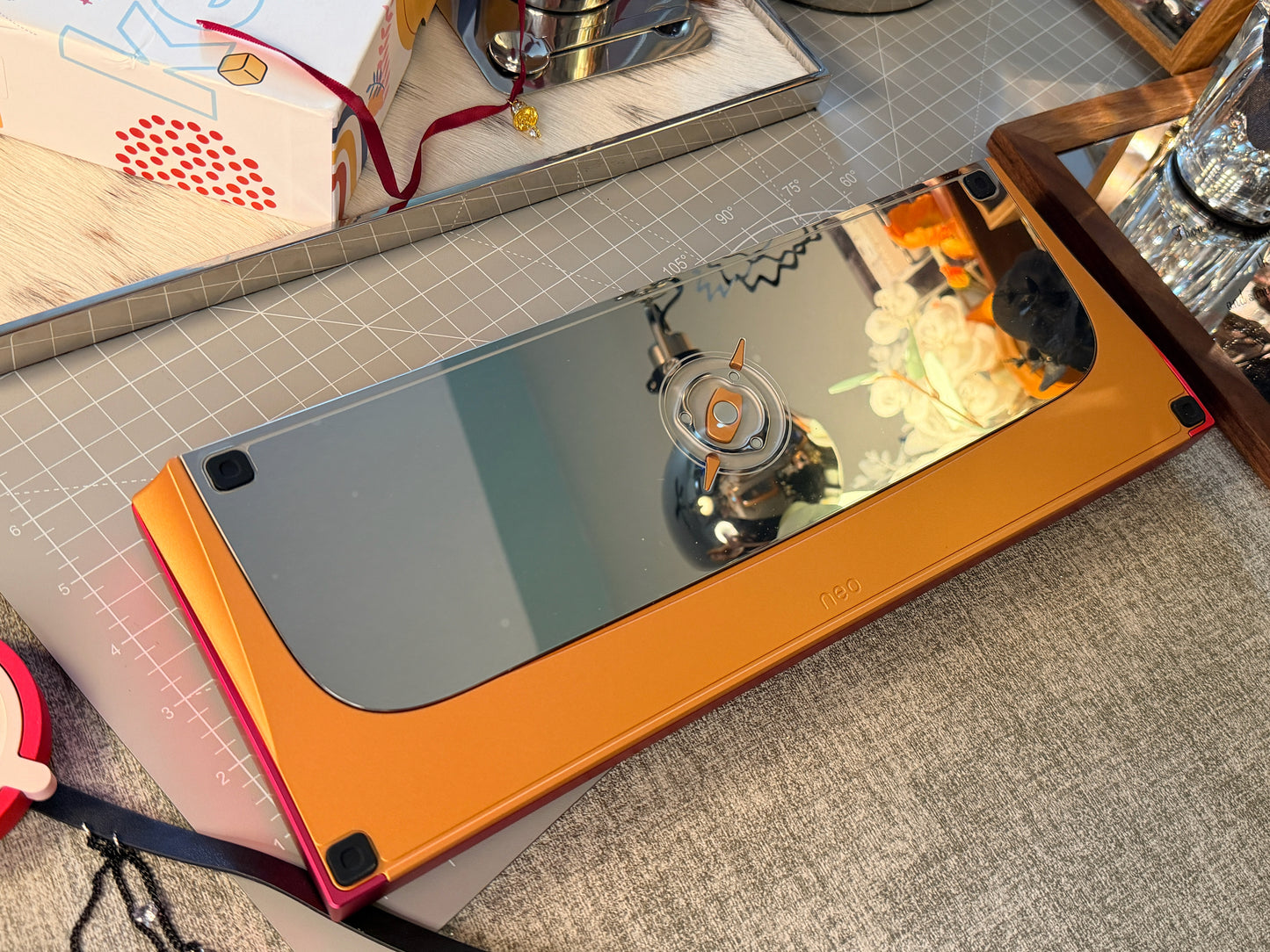 Preorder Prebuilt Aluminum Customized Mechanical Keyboard Neo80Cu Anodized Ruby Rose