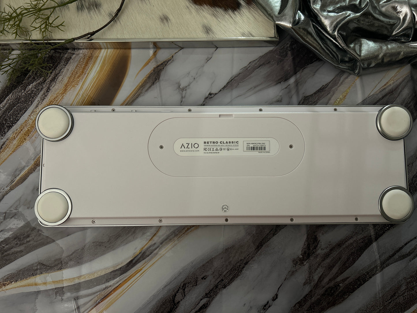 Unboxing For SALEs Azio RC Prestige Mechanical Keyboard, Bluetooth 5.0, Hot-Swappable Switches, PC/Mac