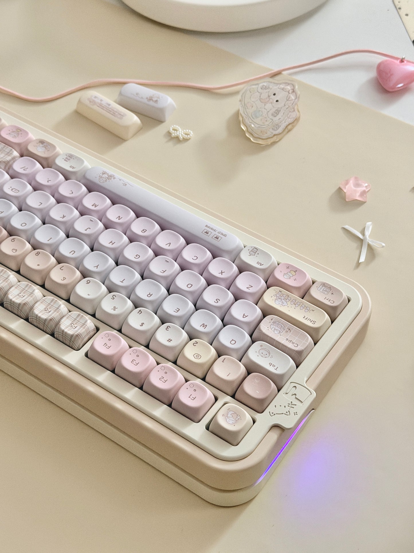 #0292 Cream Pale Pink Lamp Cake Cherry/moa Profile Keycap