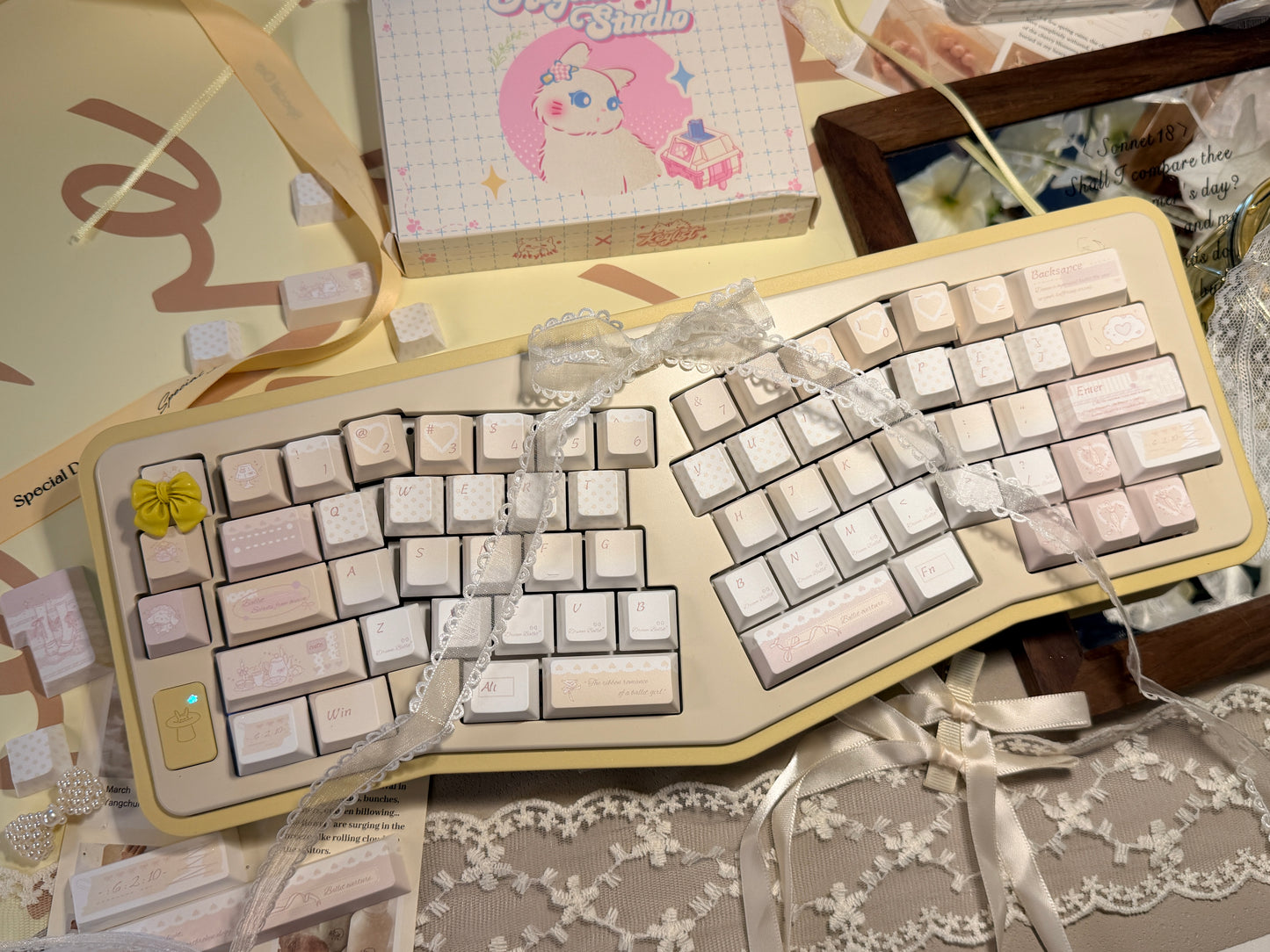 ONLY 1 INSTOCK Prebuilt Aluminum Customized Mechanical Keyboard Vlice Cream Yellow Ergonomic Set