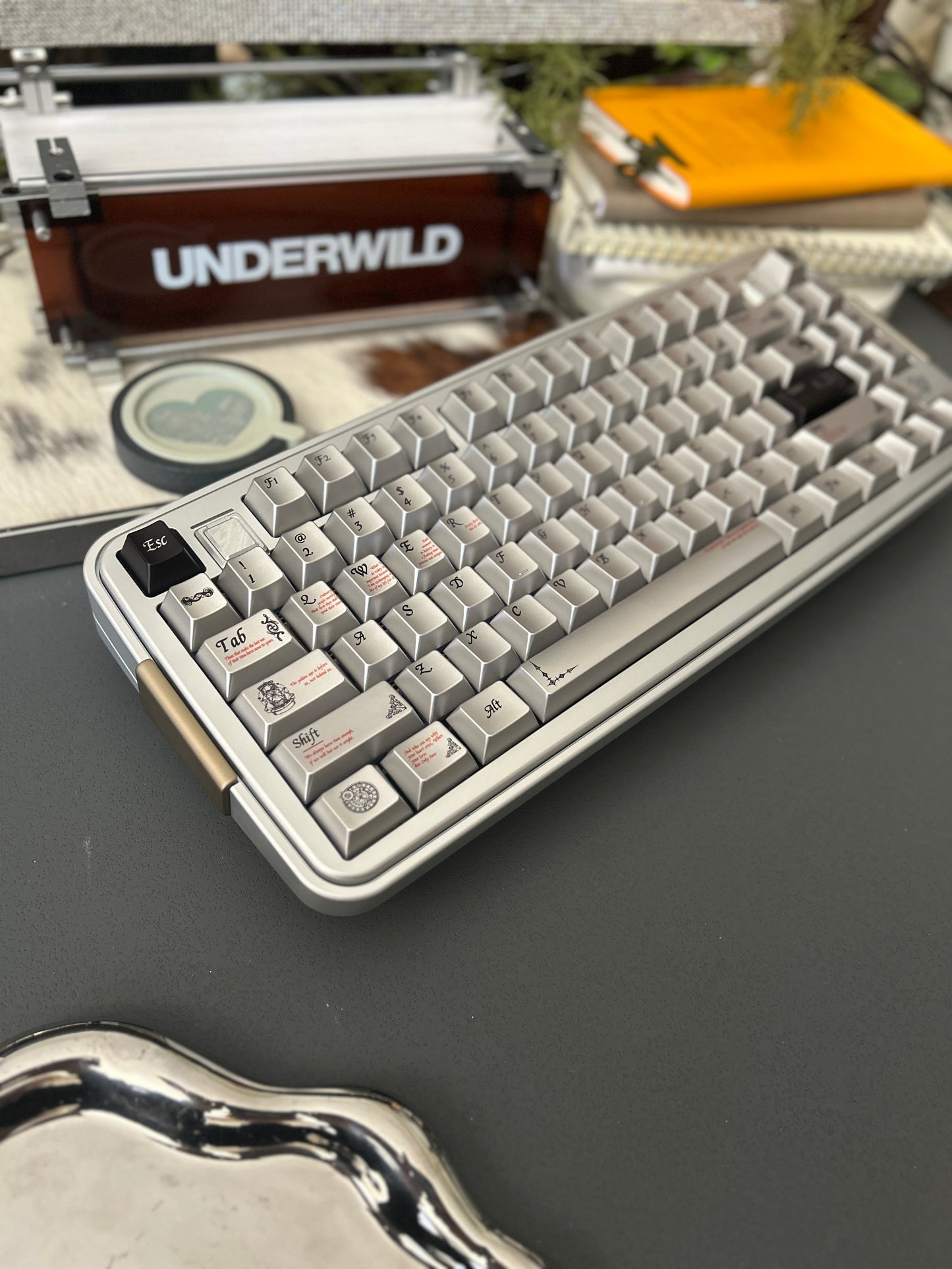 PREORDER Prebuilt Aluminum Customized Mechanical Keyboard Bread75 Silver Keyboard Set