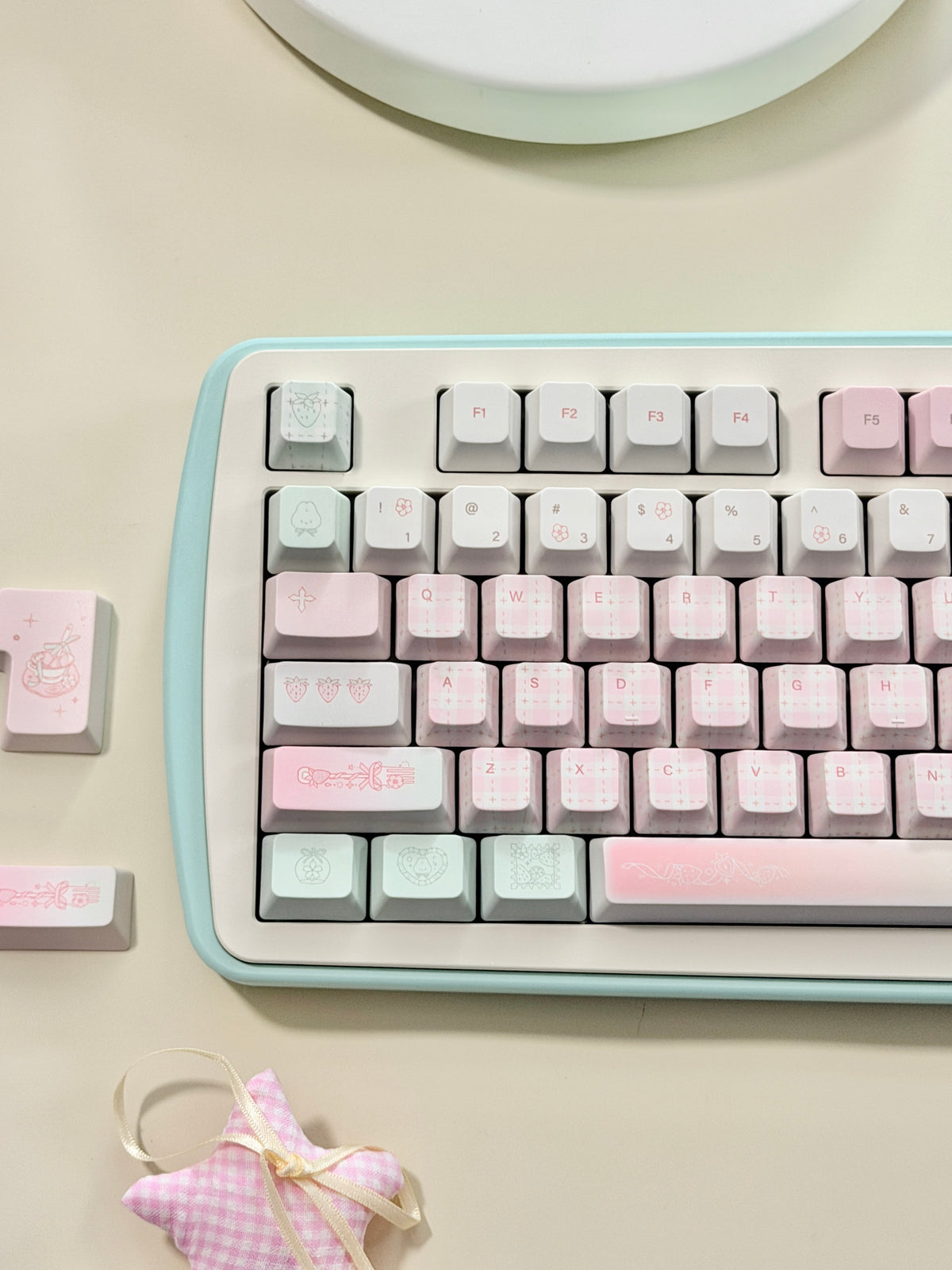 #0314 Bunny Berry Roll Pastel Strawberry Milk & Mint Green Keycap Set – Kawaii Pink Cream Cute Cartoon Mechanical Keyboard Keycaps