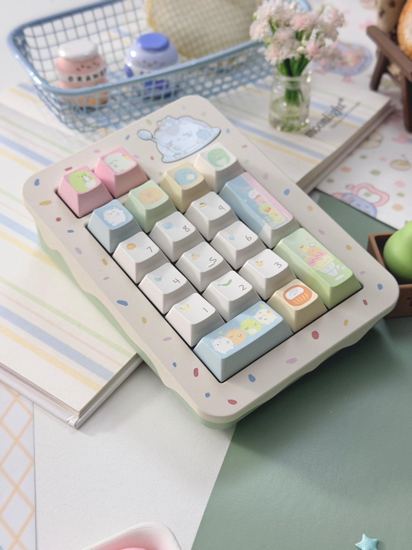 #0281 Sumikko Gurashi Cute Little Creature Pale Yellow-green Keycap Cherry Profile