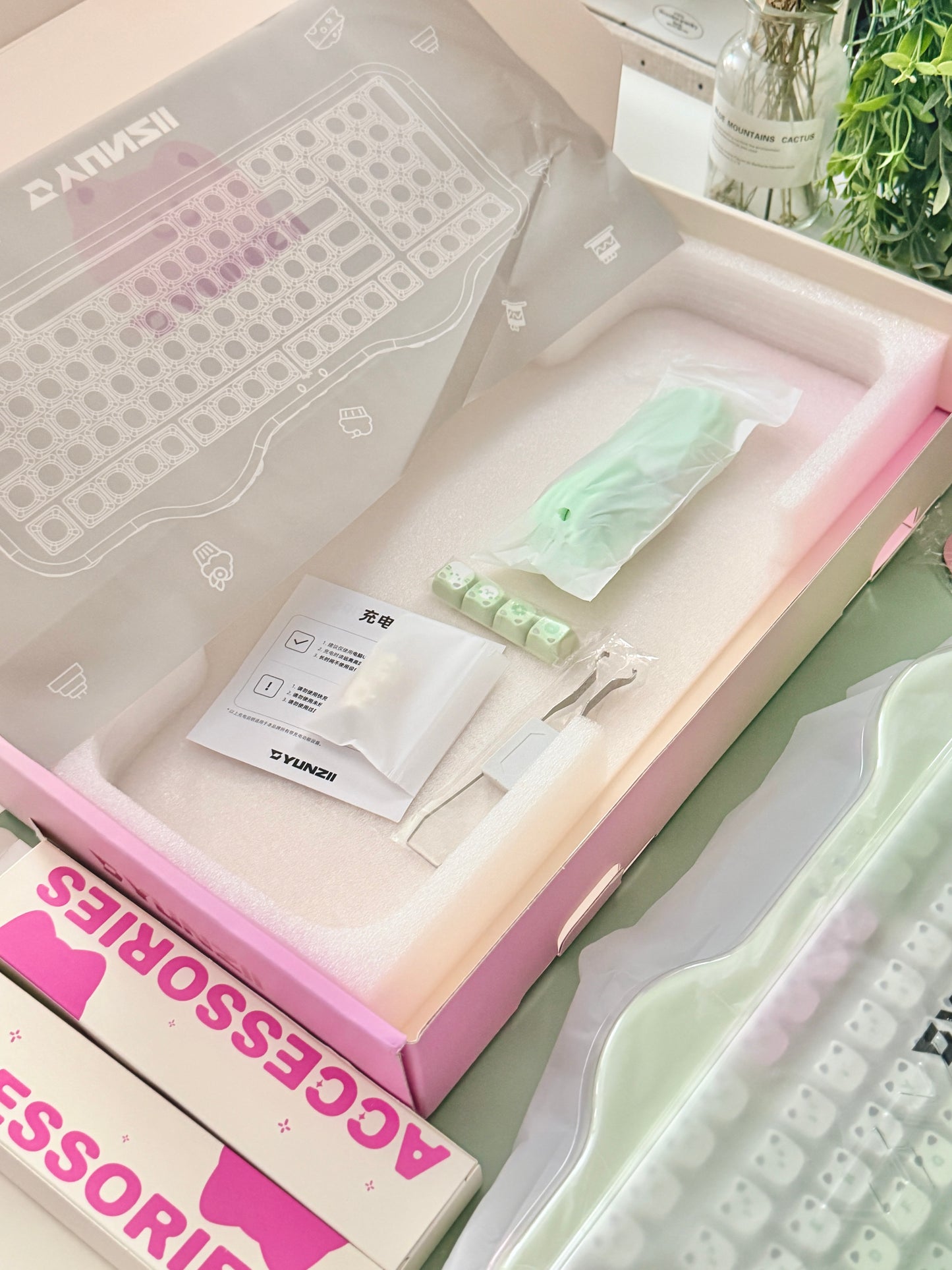 Unboxing Clearance ONLY 1 YUNZII C98 MAO Cake Kitten Wireless Mechanical Keyboard （preorder Green）