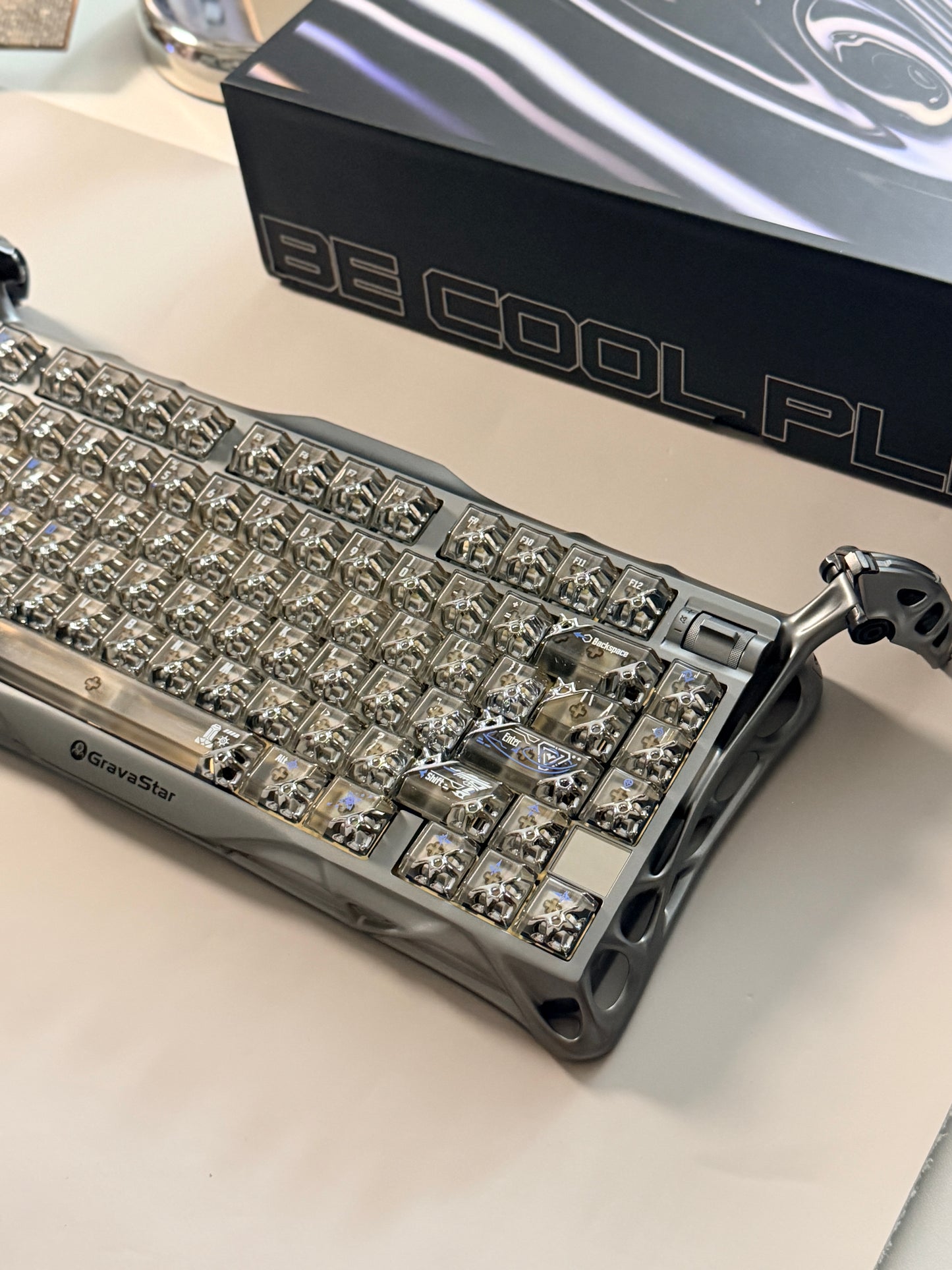 Unboxing Clearance ONLY 1 GravaStar Mercury K1 Pro - Interstellar Silver Mechanical Keyboard  & QUANTUM HONEYCOMB KEYCAPS