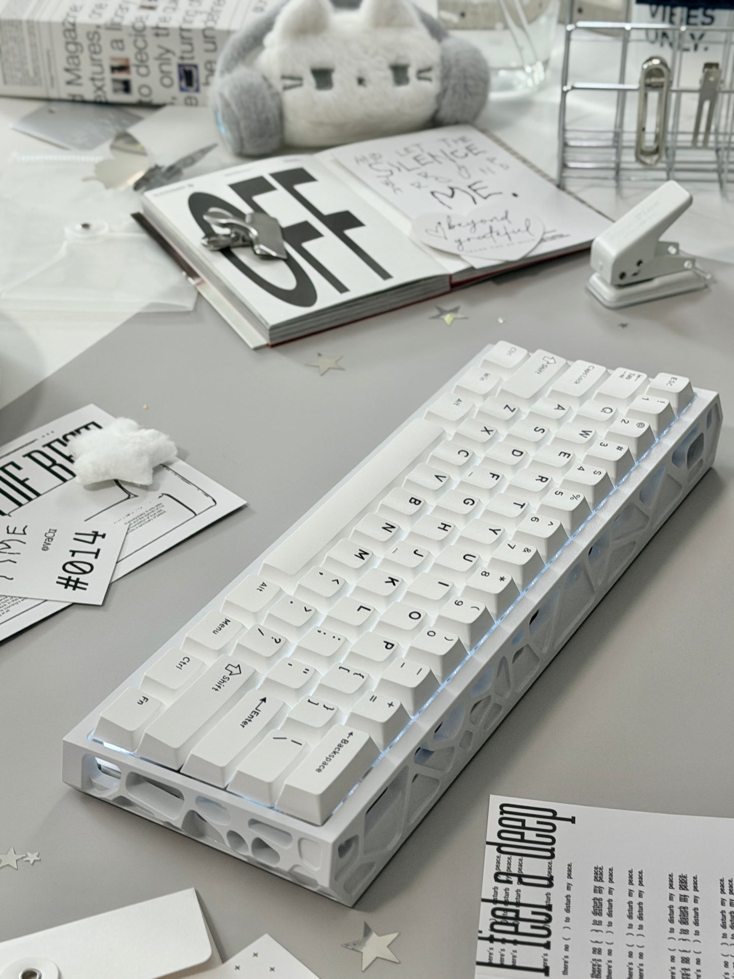 ONLY 1 Unboxing Clearance H60 Aluminum Hollow Magnetic Switch wireless RGB 8K Keyboard – White