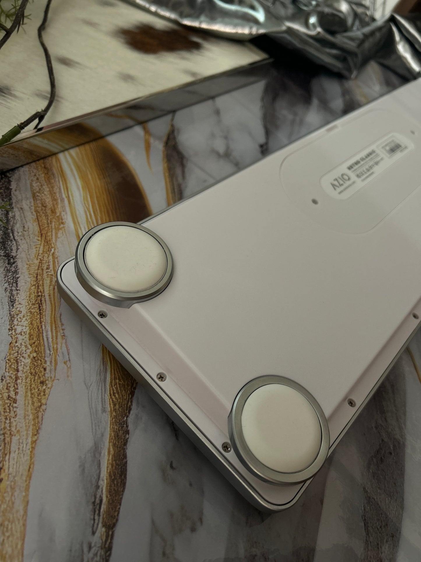 Unboxing For SALEs Azio RC Prestige Mechanical Keyboard, Bluetooth 5.0, Hot-Swappable Switches, PC/Mac