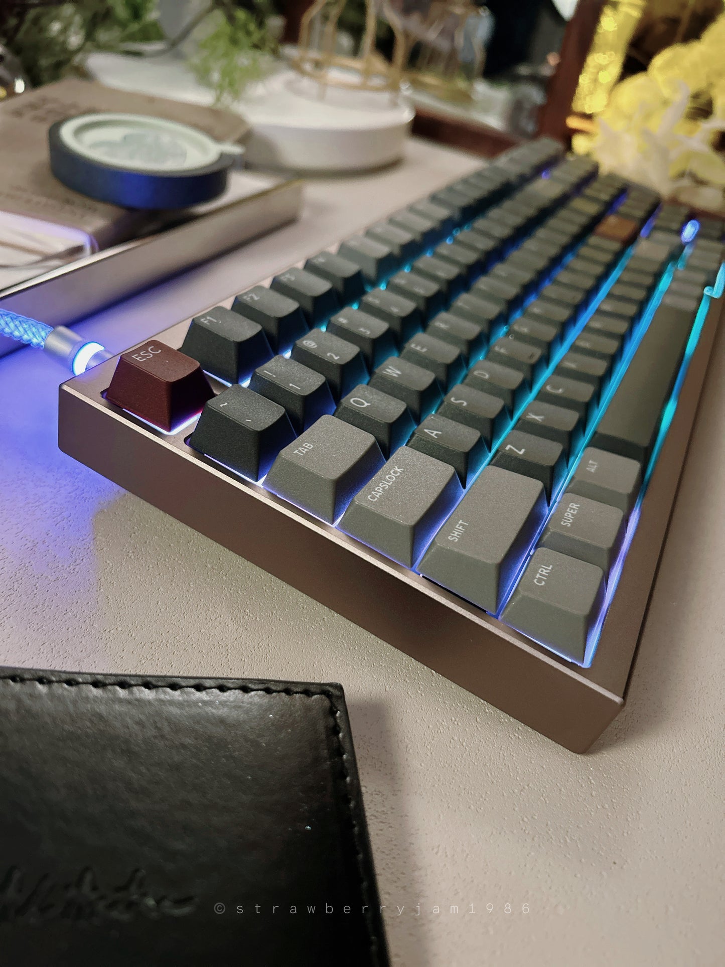 Unboxing Clearance ONLY 1 Instock IQUNIX FOX98 Aluminum Mechanical Keyboard
