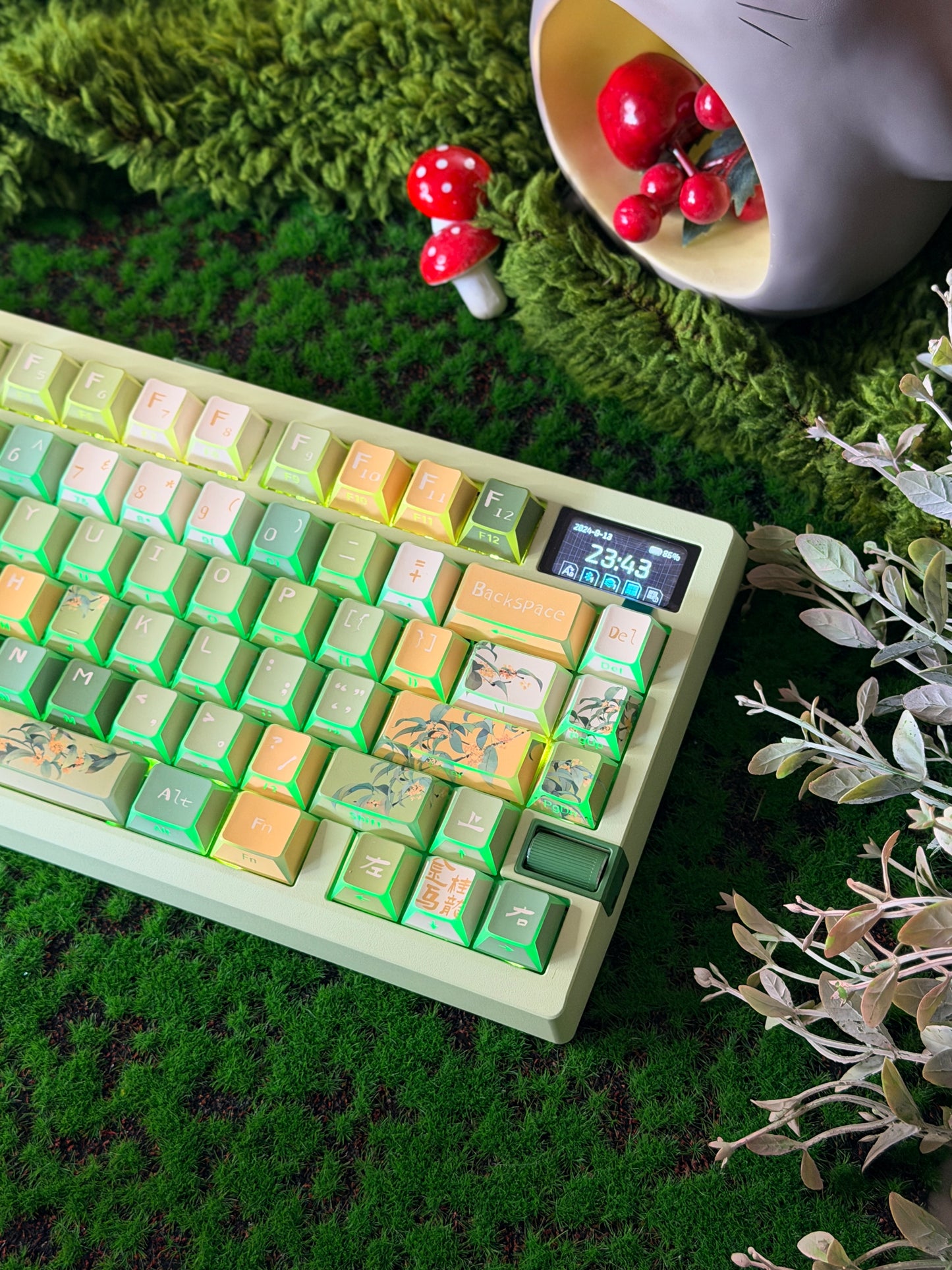 ONLY 1 Prebuilt Aluminum Customized Mechanical Keyboard Zoom75 TIGA Milky Green Tri-Mode Wireless Backlit ➕ URE Keycaps