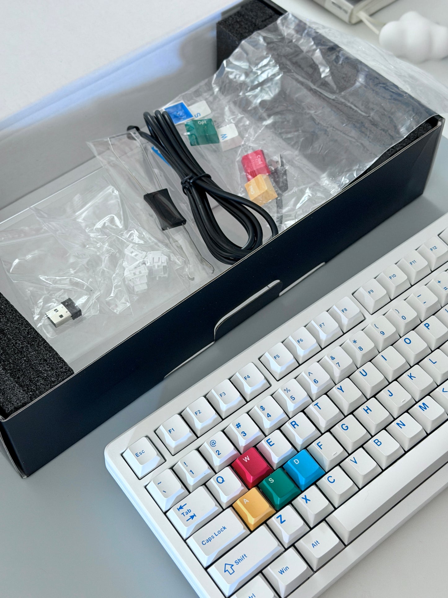 Unboxing Clearance ONLY 1 Instock WOMIER SK75 TMR White WIRELESS ALUMINUM CUSTOM KEYBOARD