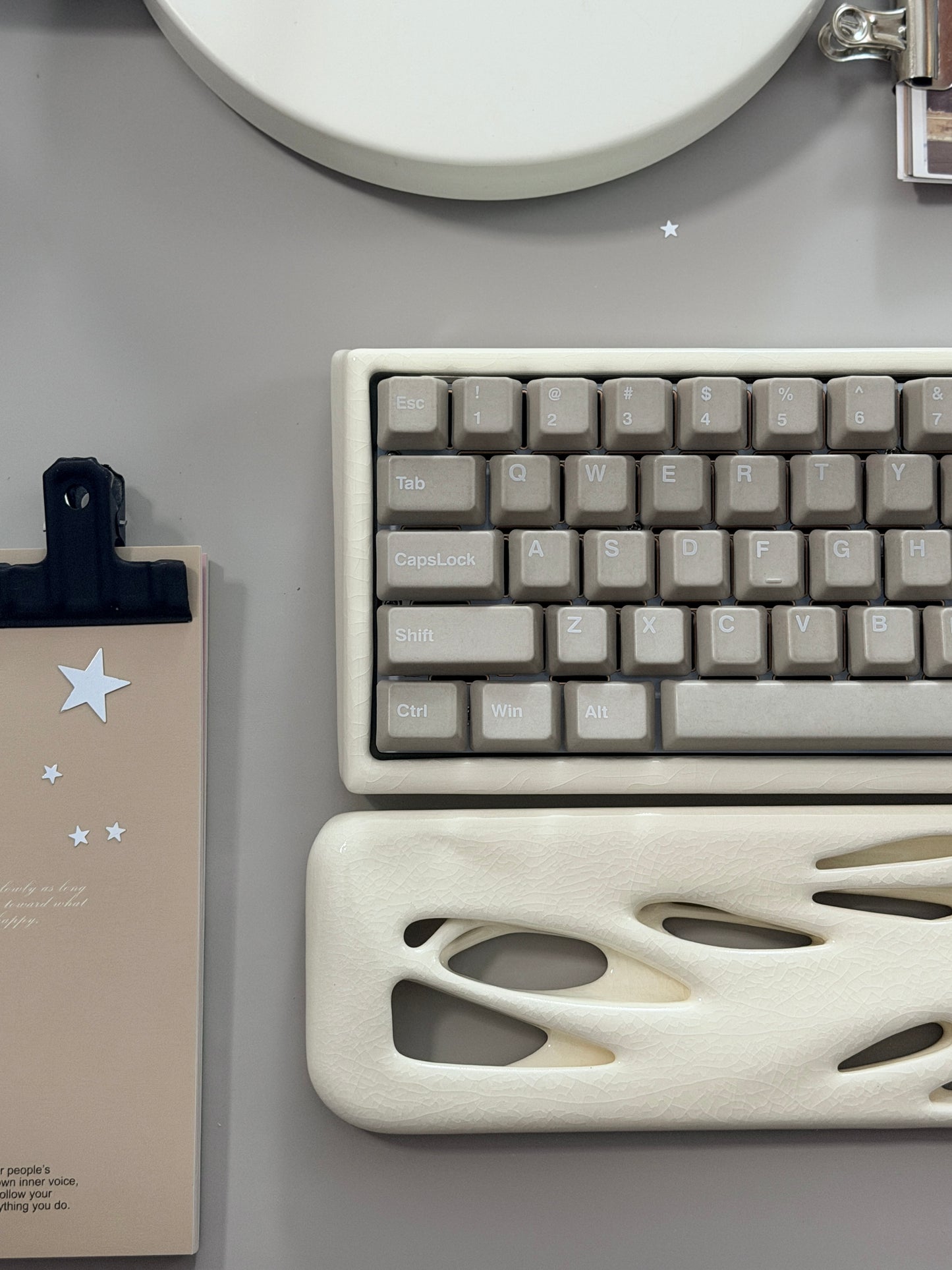ONLY 1 Instock Full Prebuilt Peak 60 Ceramic Keyboard Case Kit White Crazed➕ Cerakey x Ellipsis Ceramic Wrist Rest ➕ Y3 Switches ➕ A & B SET-ALPHA PLUS-Matte V3 Greige With legends