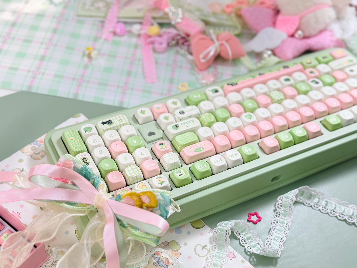 ONLY 1 Instock Prebuilt Aluminum Customized Mechanical Keyboard Rich98 Green Pink Set