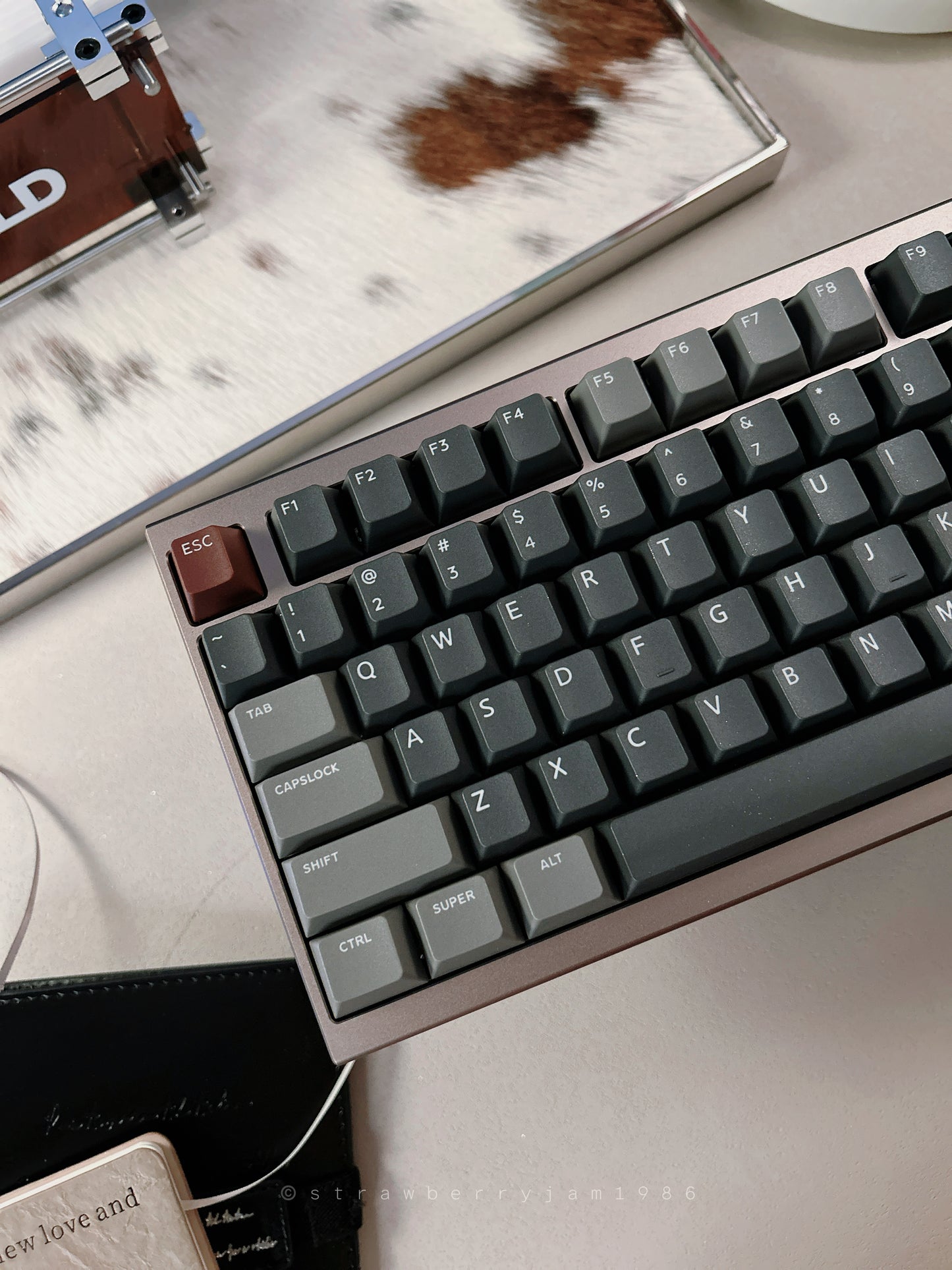 Unboxing Clearance ONLY 1 Instock IQUNIX FOX98 Aluminum Mechanical Keyboard