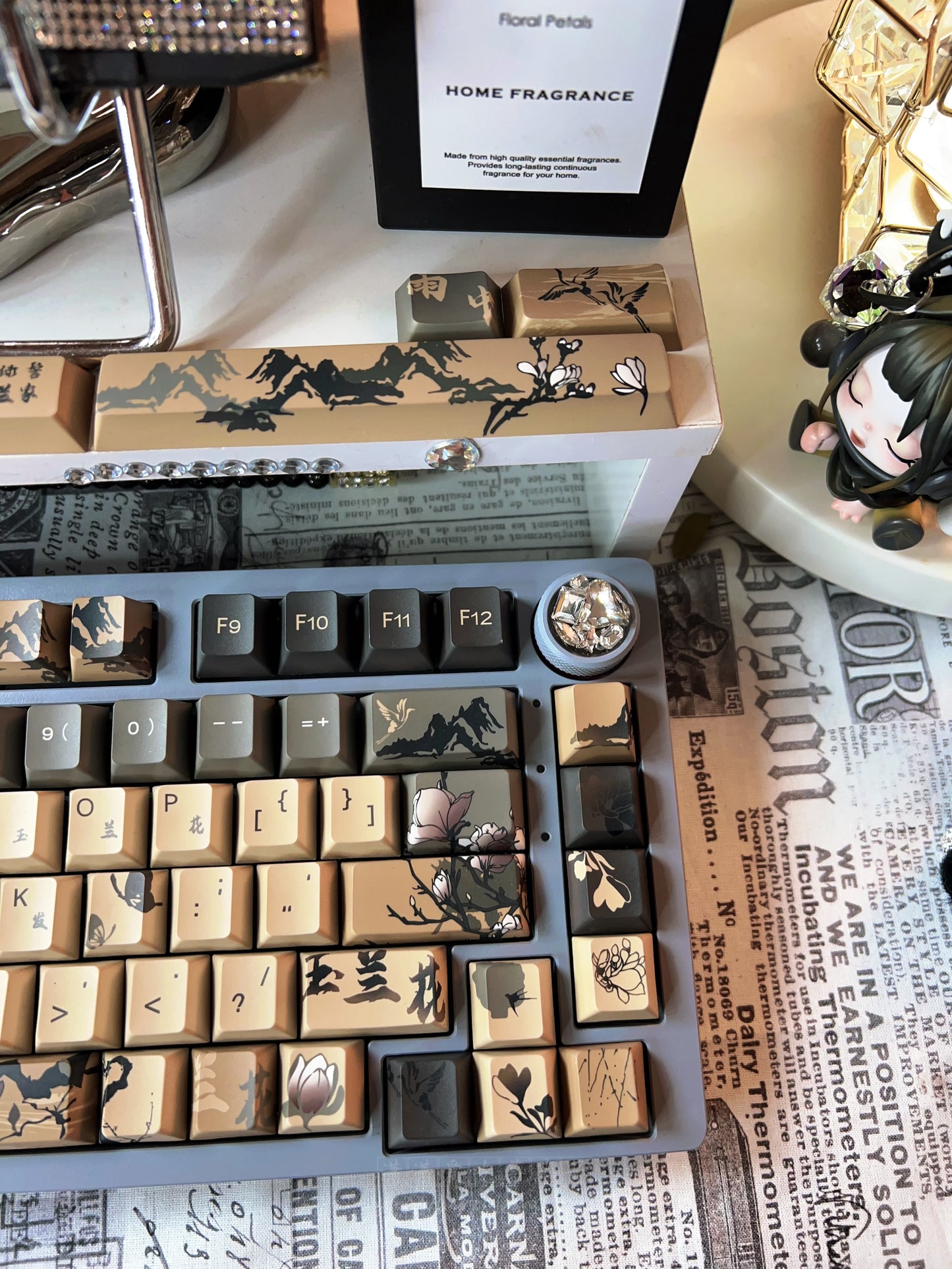 「Fully Assembled」Hi75 Grey Customized Keyboard With Traditional Chinese Ink Painting Style Magnolia Keycap