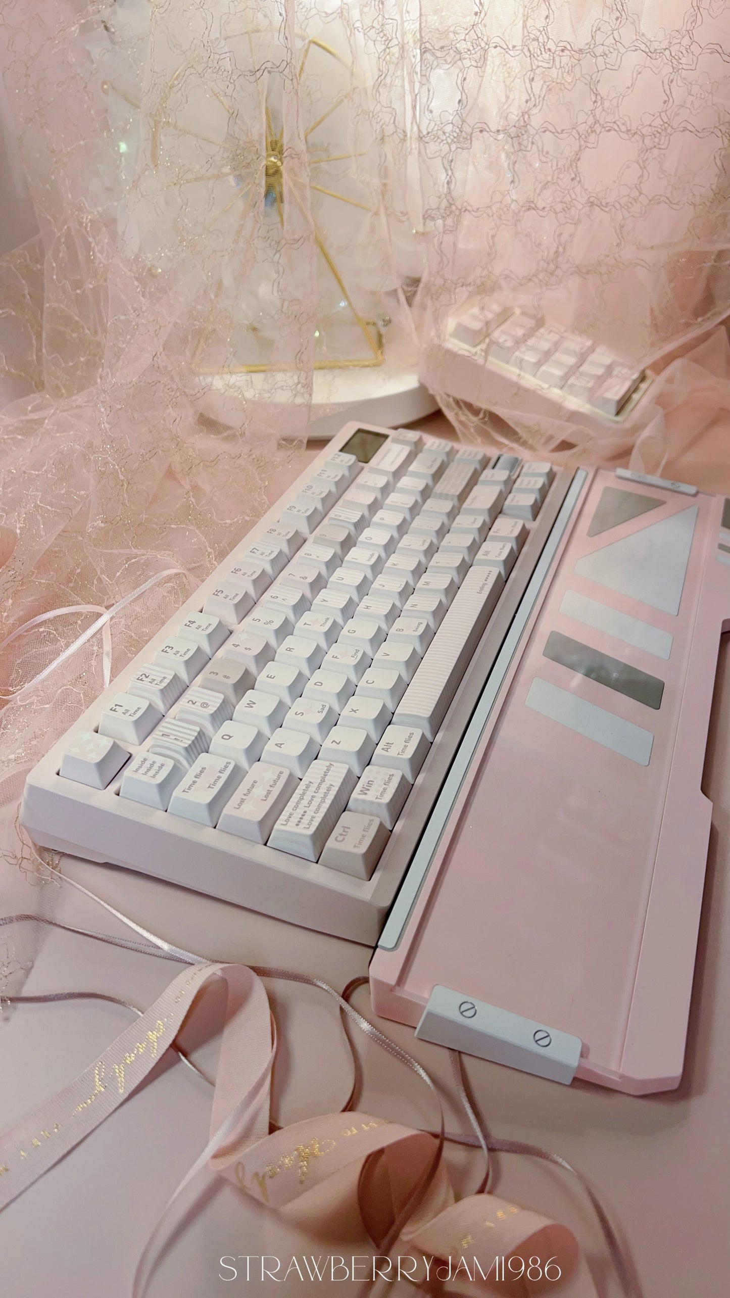 【Only 1 In-stock】Prebuilt ZOOM75 TIGA strawberry icecream pastel Pink tri_mode Aluminum Customized Mechanical Keyboard set （not including number pad）