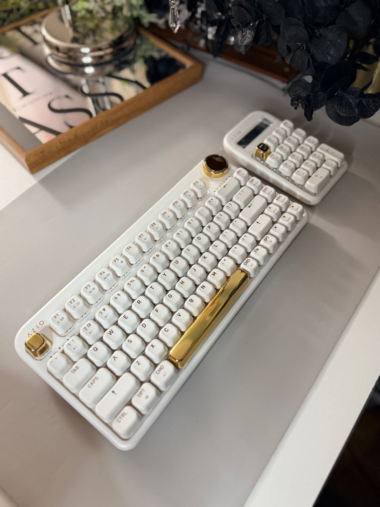 Unboxing For SALEs Azio IZO Wireless BT5/USB PC & Mac Mechanical Keyboard White Blossom & Numpad/Calculator Set