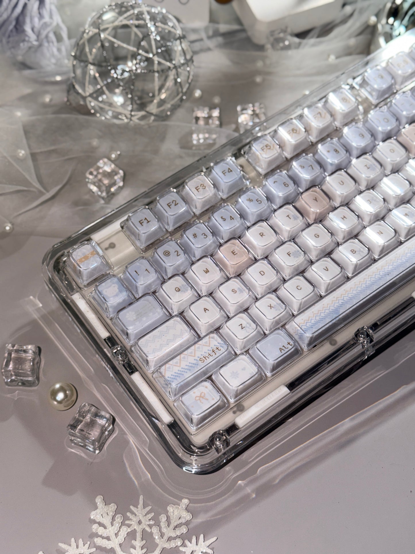Unboxing Clearance FirstBlood B81 Transparent Mechanical Keyboard ➕ Winter Letter Keycaps（including B81 original clear Keycaps）