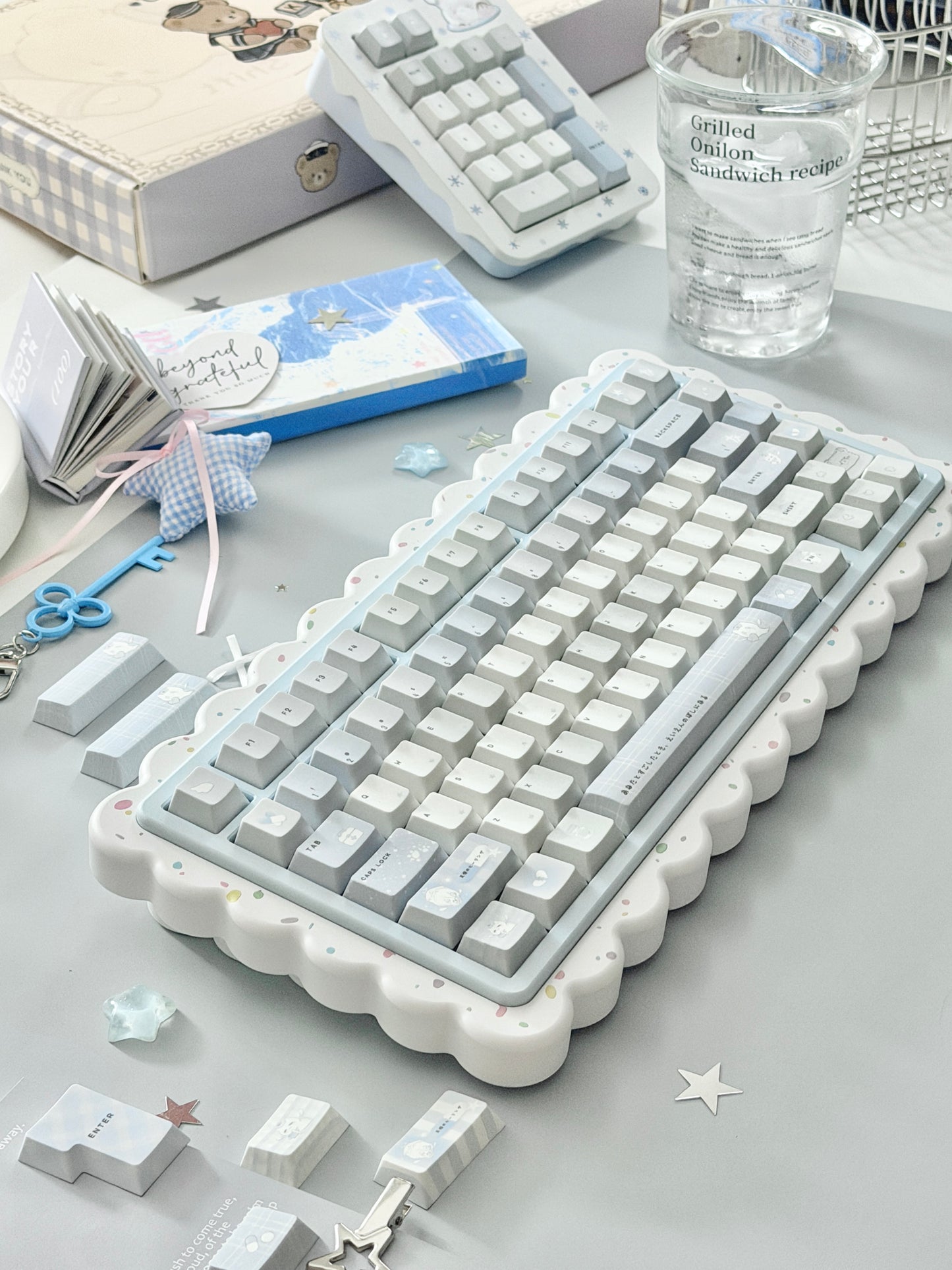 PREORDER Prebuilt Aluminum Custom Mechanical Keyboard Cookies75 Blue White Sugar Set
