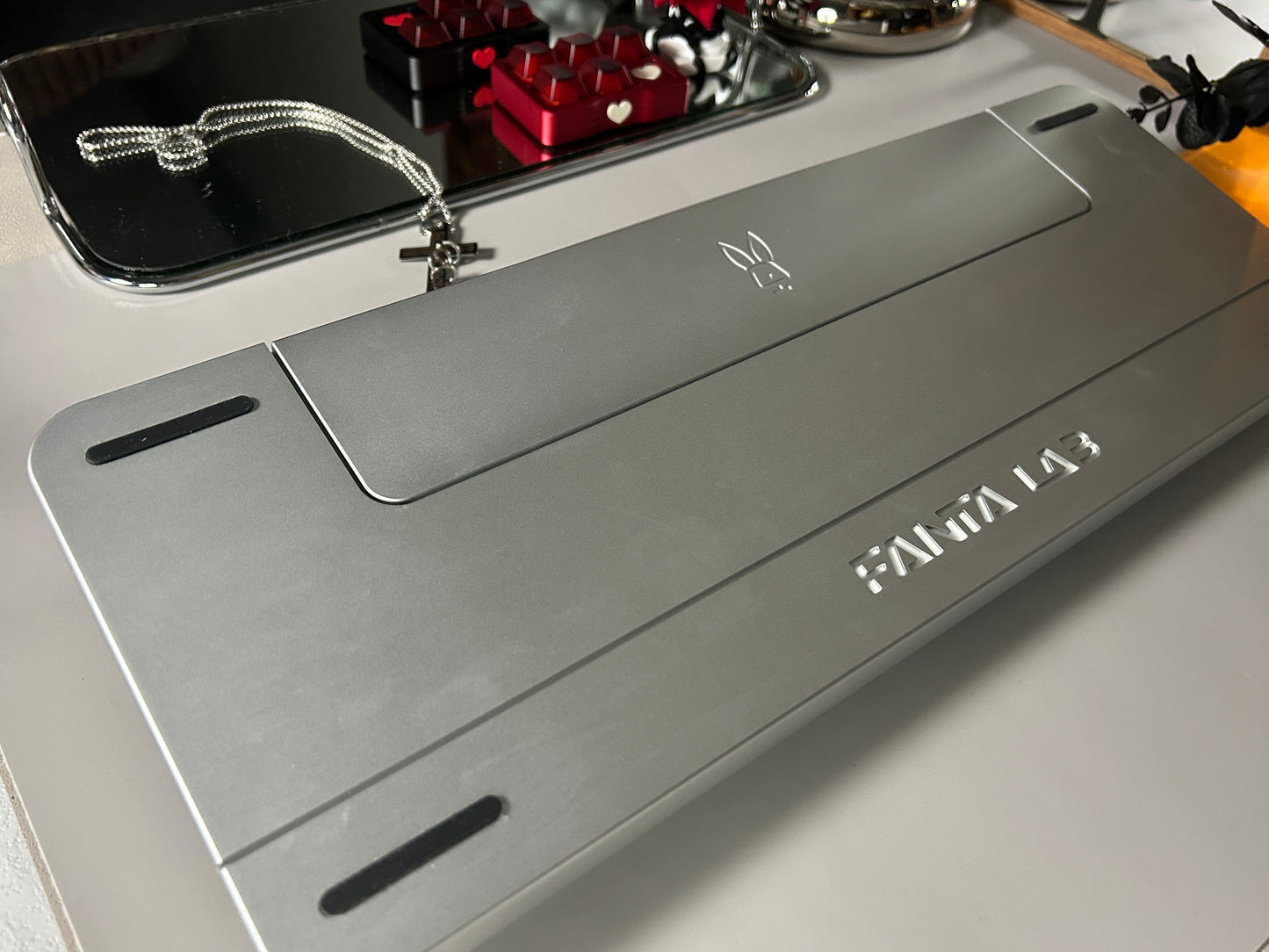 Preorder Prebuilt Aluminum Customized Mechanical Keyboard Rich98 Silver Set（not including the crocodile artisan or hearted decoration tray）