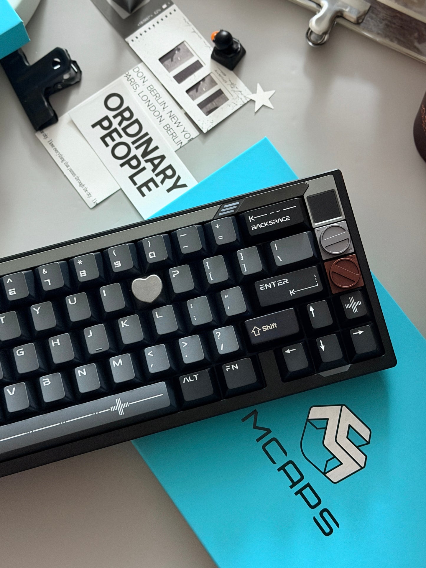ONLY 1 Prebuilt Aluminum Custom Mechanical Keyboard Wuque Paper65 PRISM BLACK ➕ MCAPS Metal Keycap