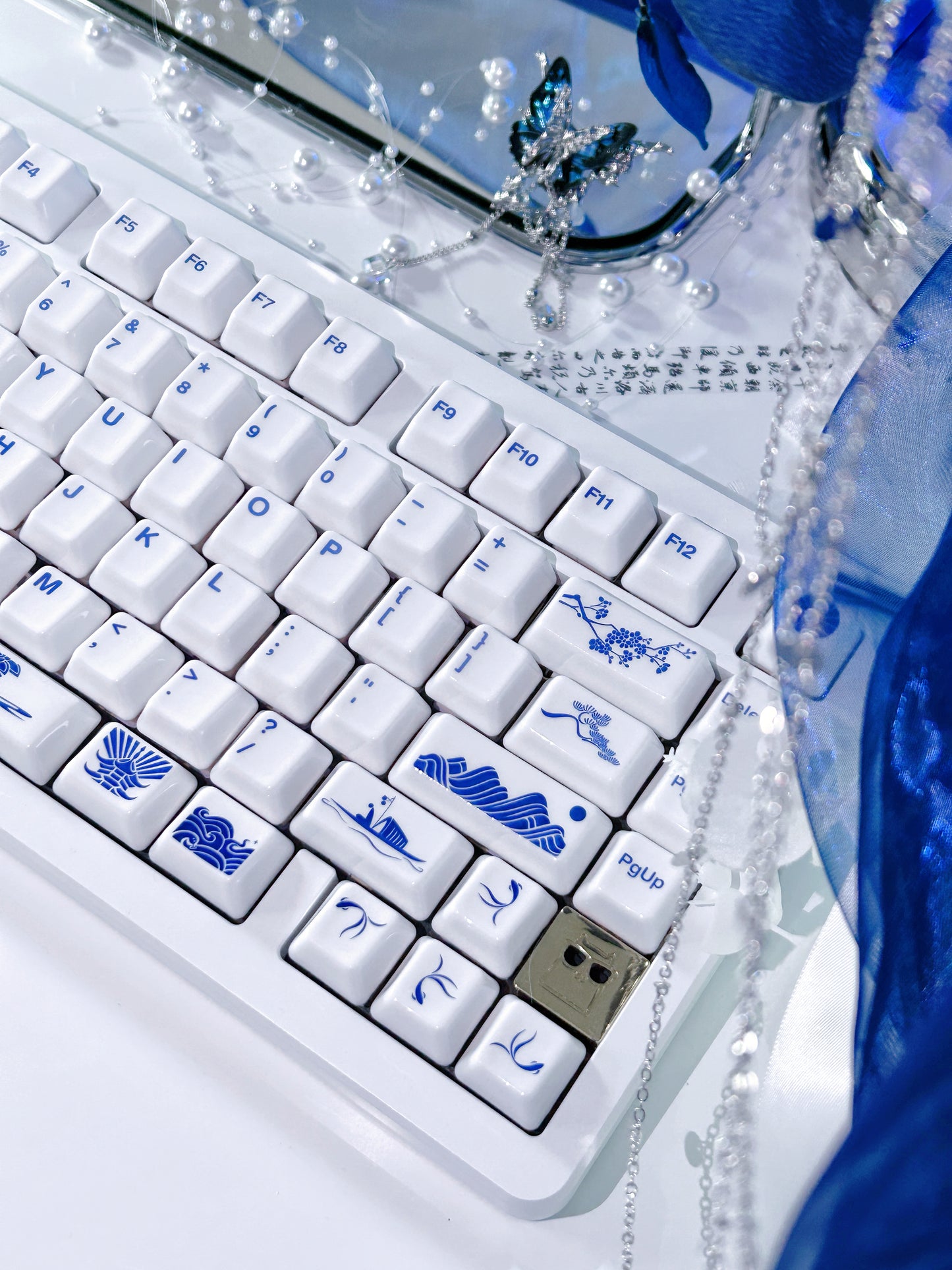 ONLY 1 Instock Prebuilt Aluminum Customized Mechanical Keyboard Buff75 Cold White With Cerakey Year of the snake ceramic Keycaps