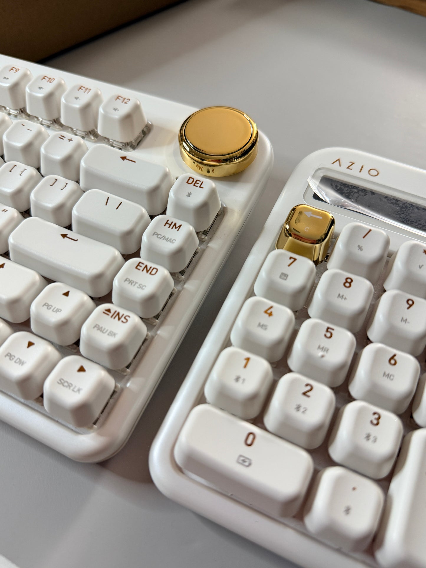 Unboxing For SALEs Azio IZO Wireless BT5/USB PC & Mac Mechanical Keyboard White Blossom & Numpad/Calculator Set