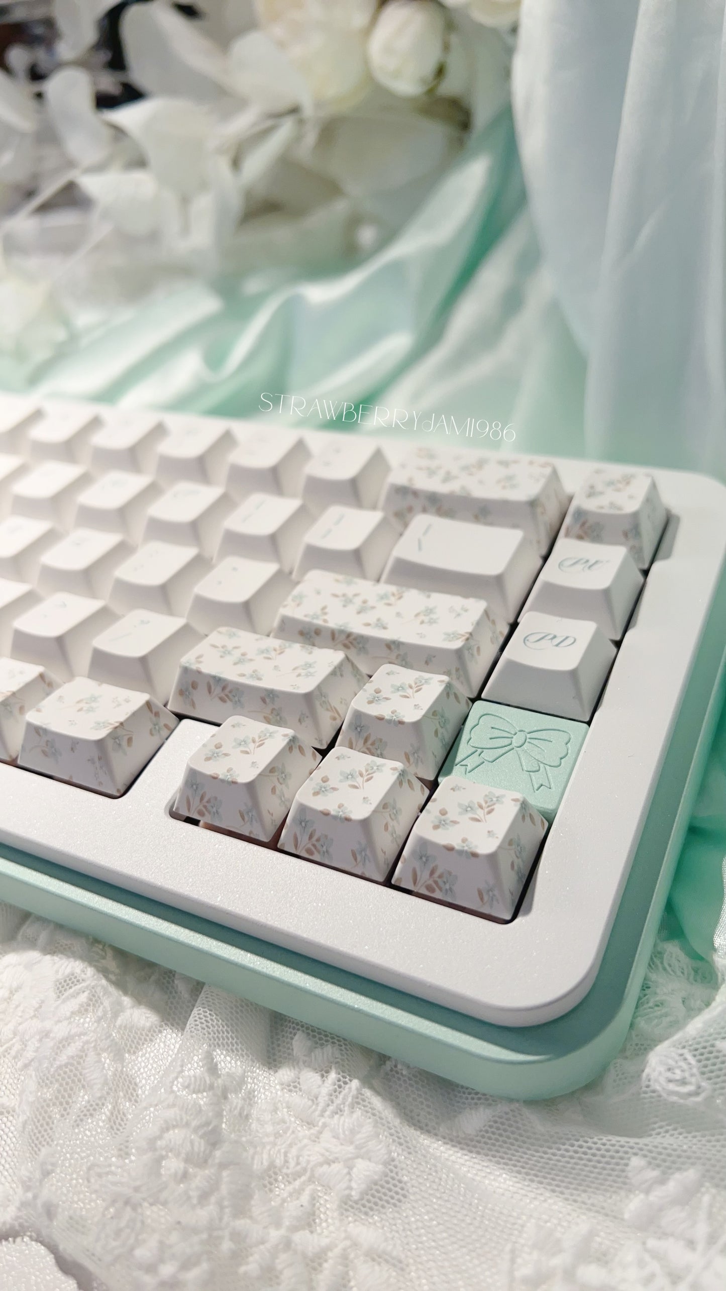 【Only 1 In-stock】 Prebuilt Bow65 Mint Green Floral Aluminum Customized Mechanical Keyboard