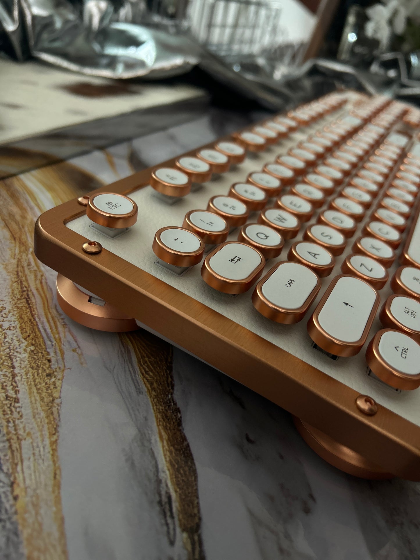 Unboxing For SALEs Azio Retro Classic USB (Posh) - USB Wired Leather Vintage Backlit Mechanical Keyboard for PC/Mac (MK-RETRO-L-02-US)