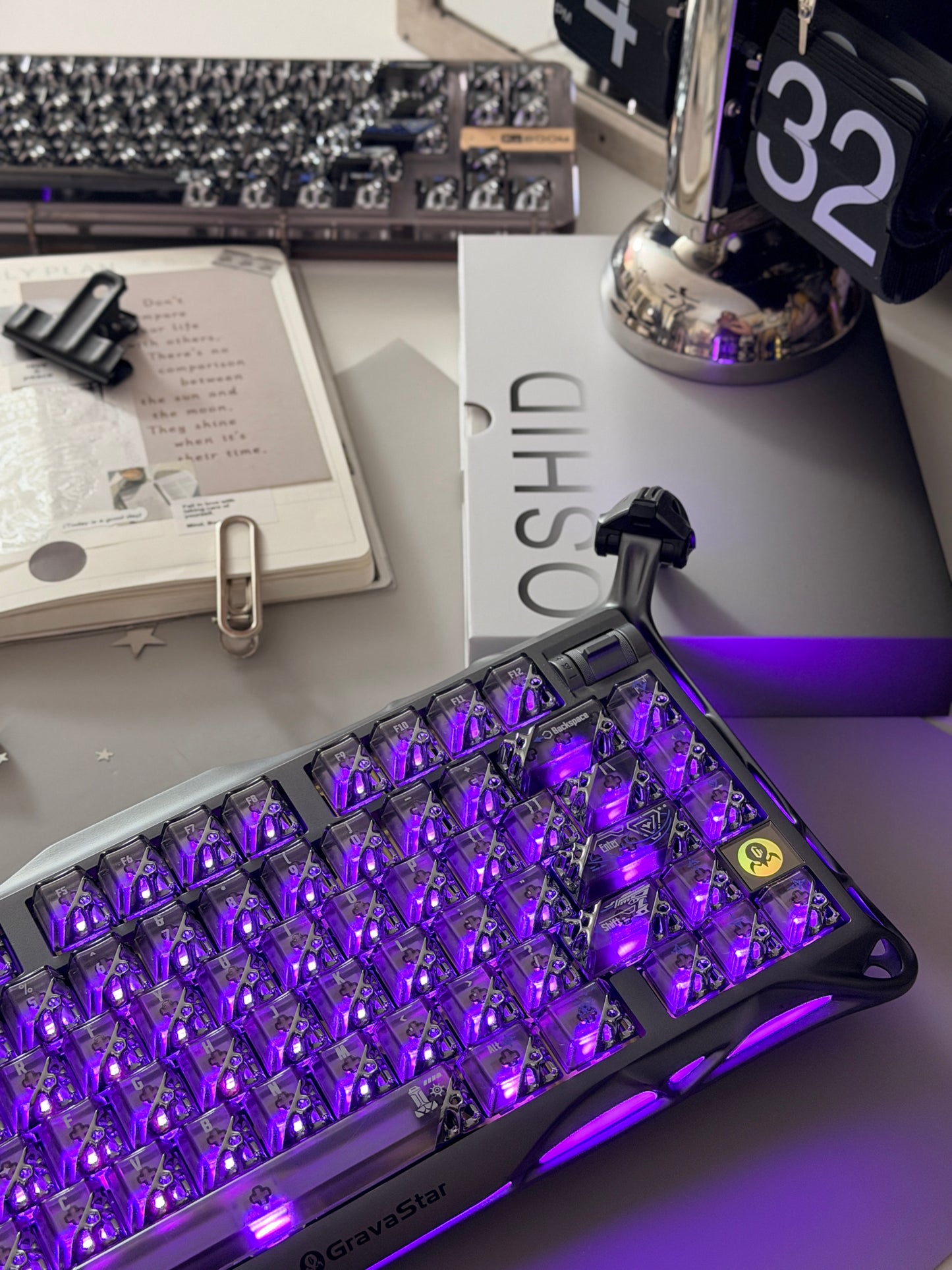Unboxing Clearance ONLY 1 GravaStar Mercury K1 Pro - Interstellar Silver Mechanical Keyboard  & QUANTUM HONEYCOMB KEYCAPS