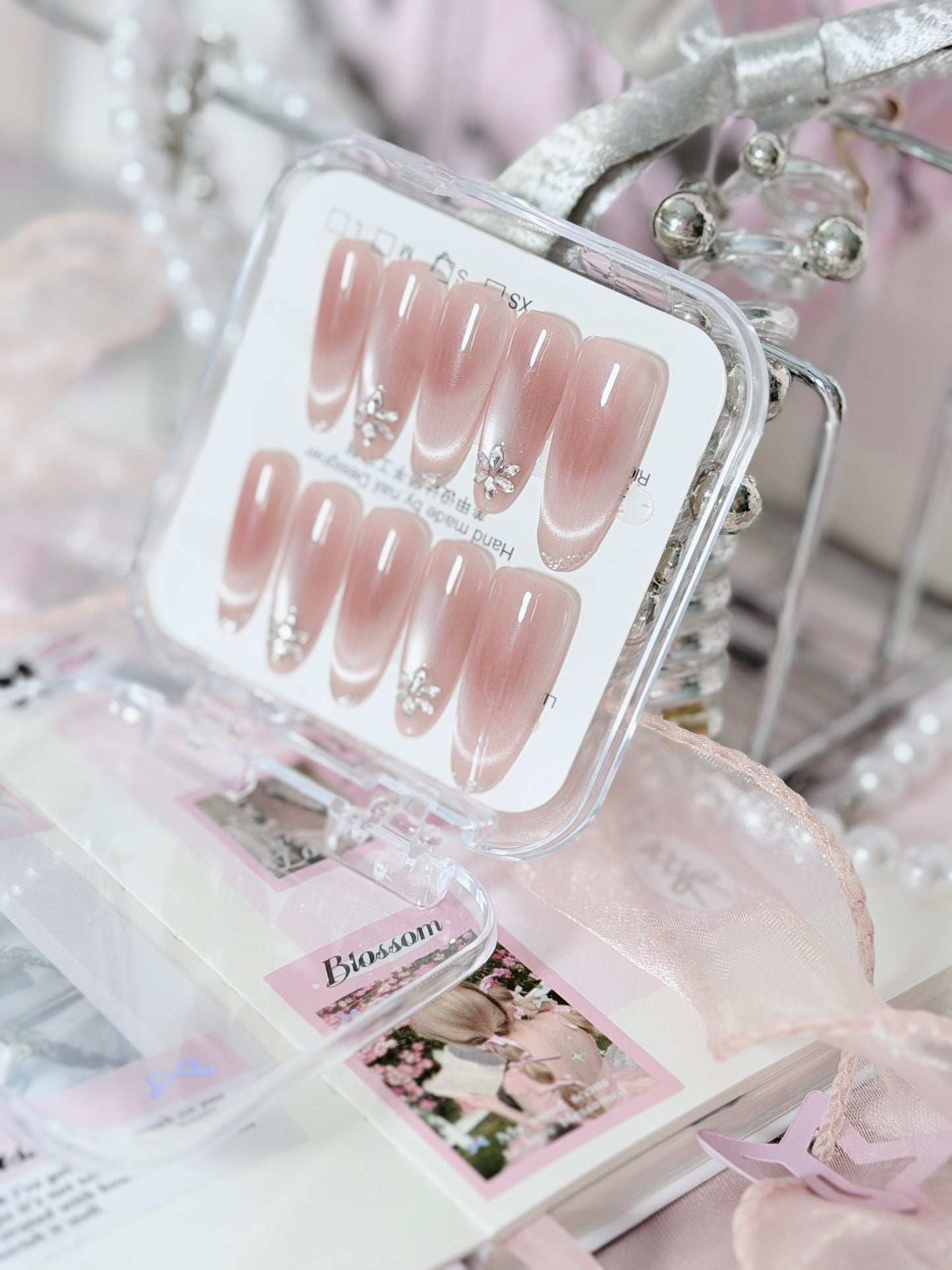 Elegant Long Press-On Nails Pearl Pink Diamond Shimmer Cat-Eye