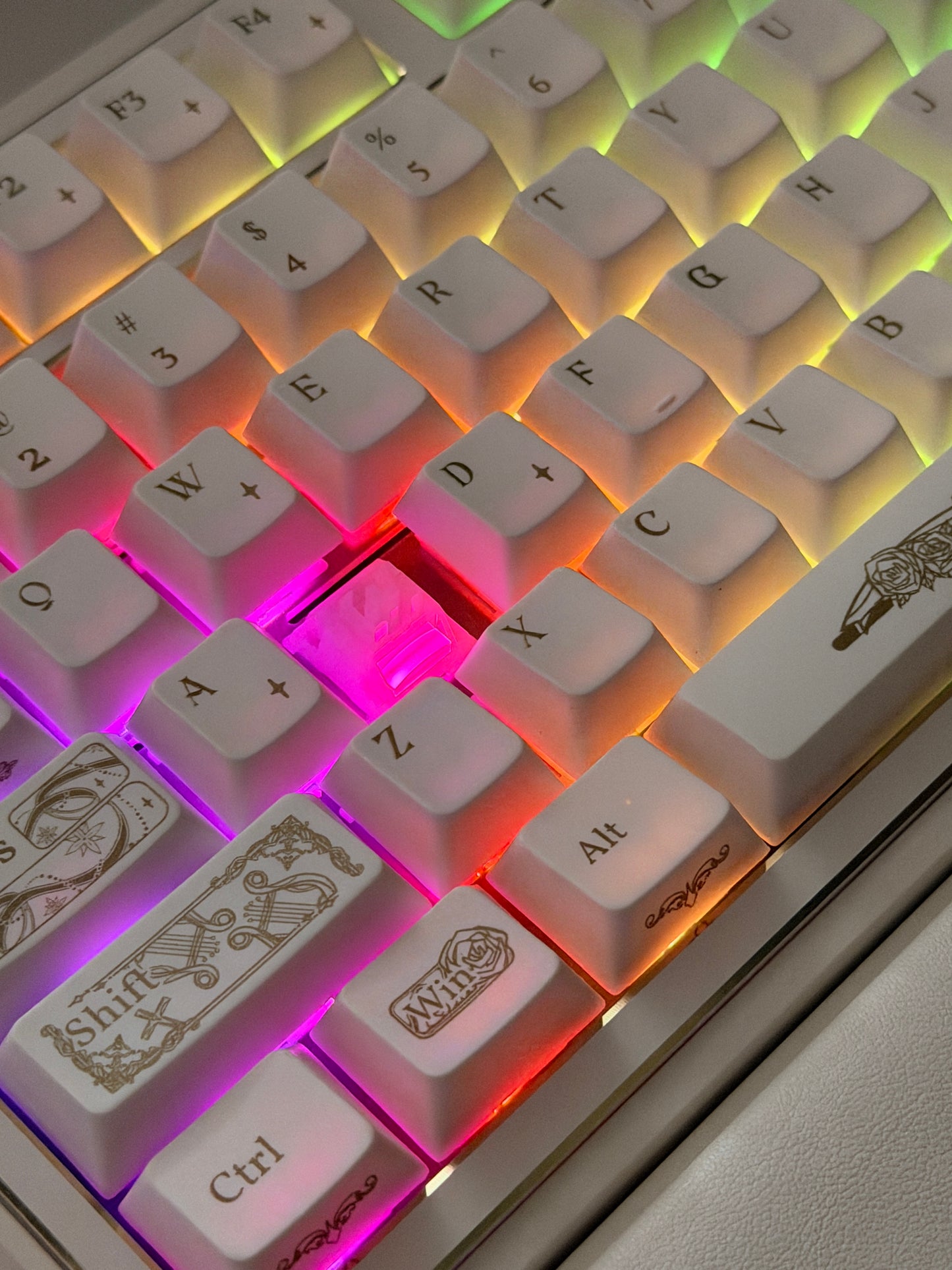 Unboxing Clearance ONLY 1 Instock velocifiretech Bat Knight Live100 Mechanical Keyboard- White Gold With Wristrest