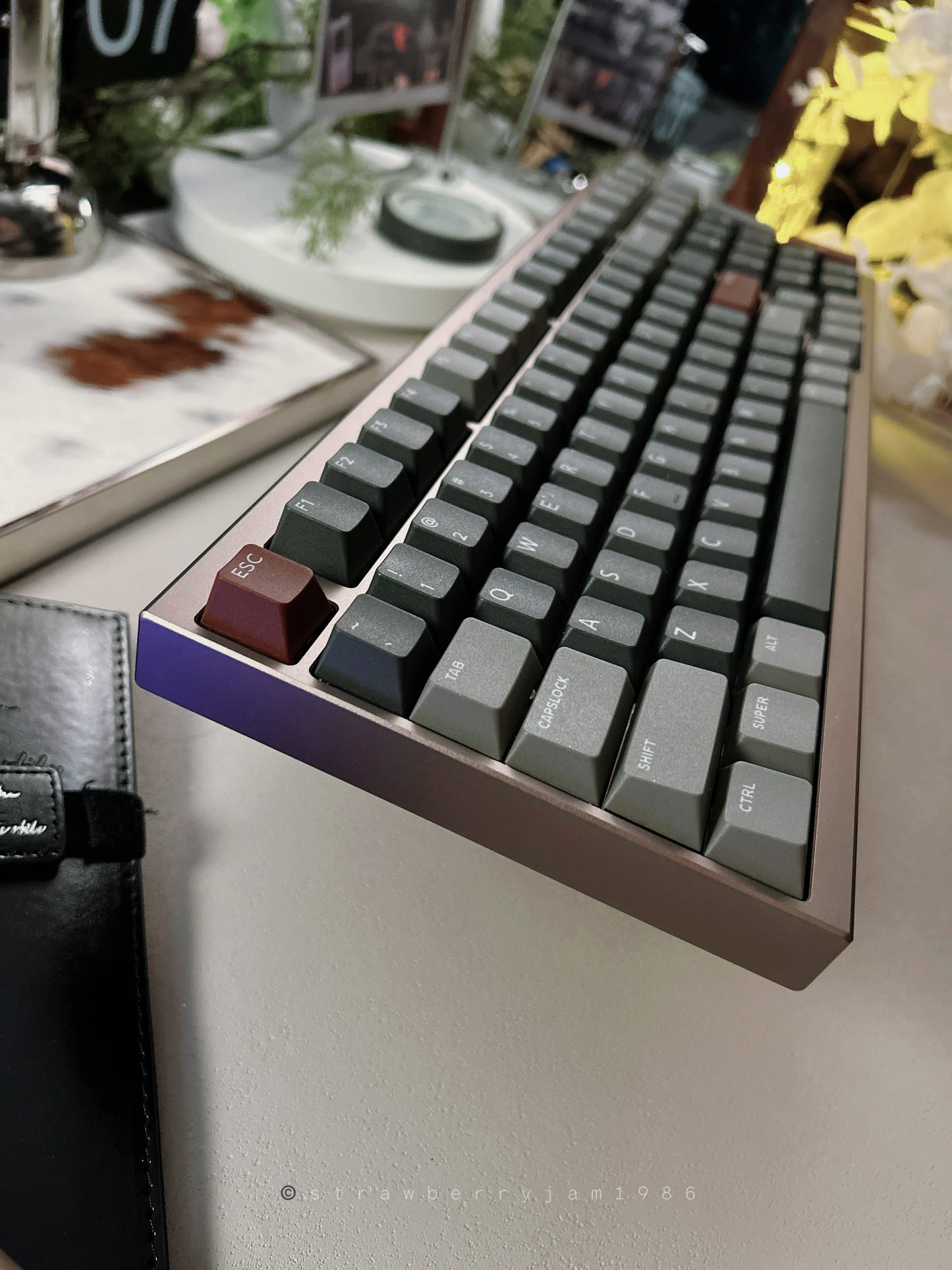Unboxing Clearance ONLY 1 Instock IQUNIX FOX98 Aluminum Mechanical Keyboard