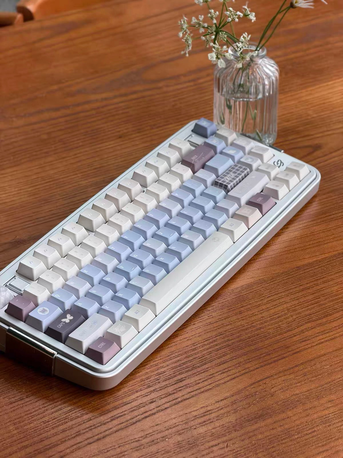 0299 Love Butterfly Cherry Profile Keycap Set | Sea Salt White & Soft Blue Romantic Keycaps