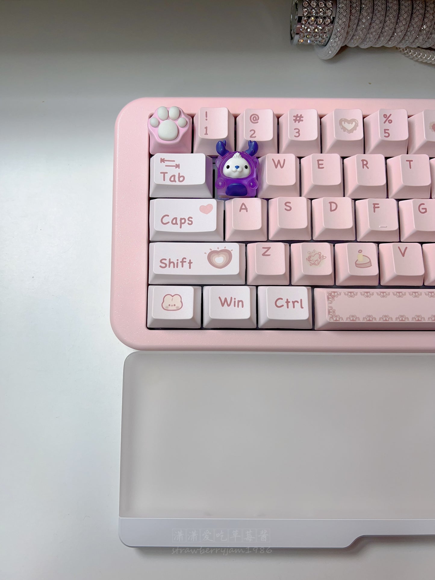 Fully Assembled ff65 Pale Pink Aluminum Mechanical Customized Keyboard