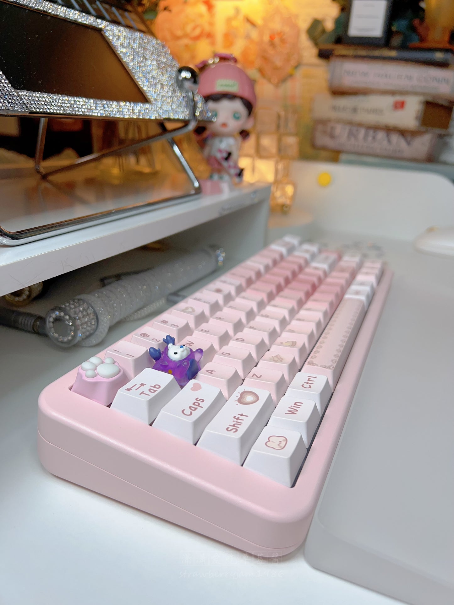 Fully Assembled ff65 Pale Pink Aluminum Mechanical Customized Keyboard