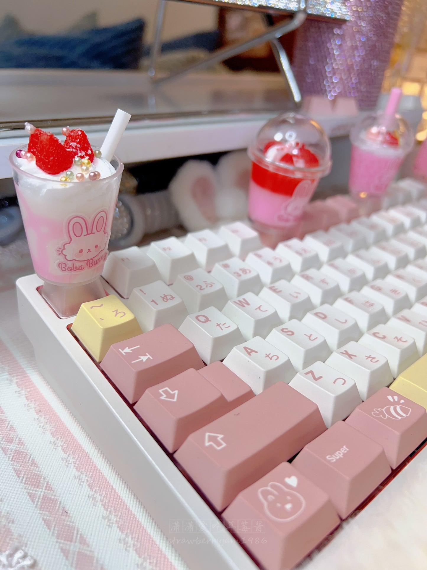 strawberryjam1986 icecream milkshake special drink bunny customized raisin keycap