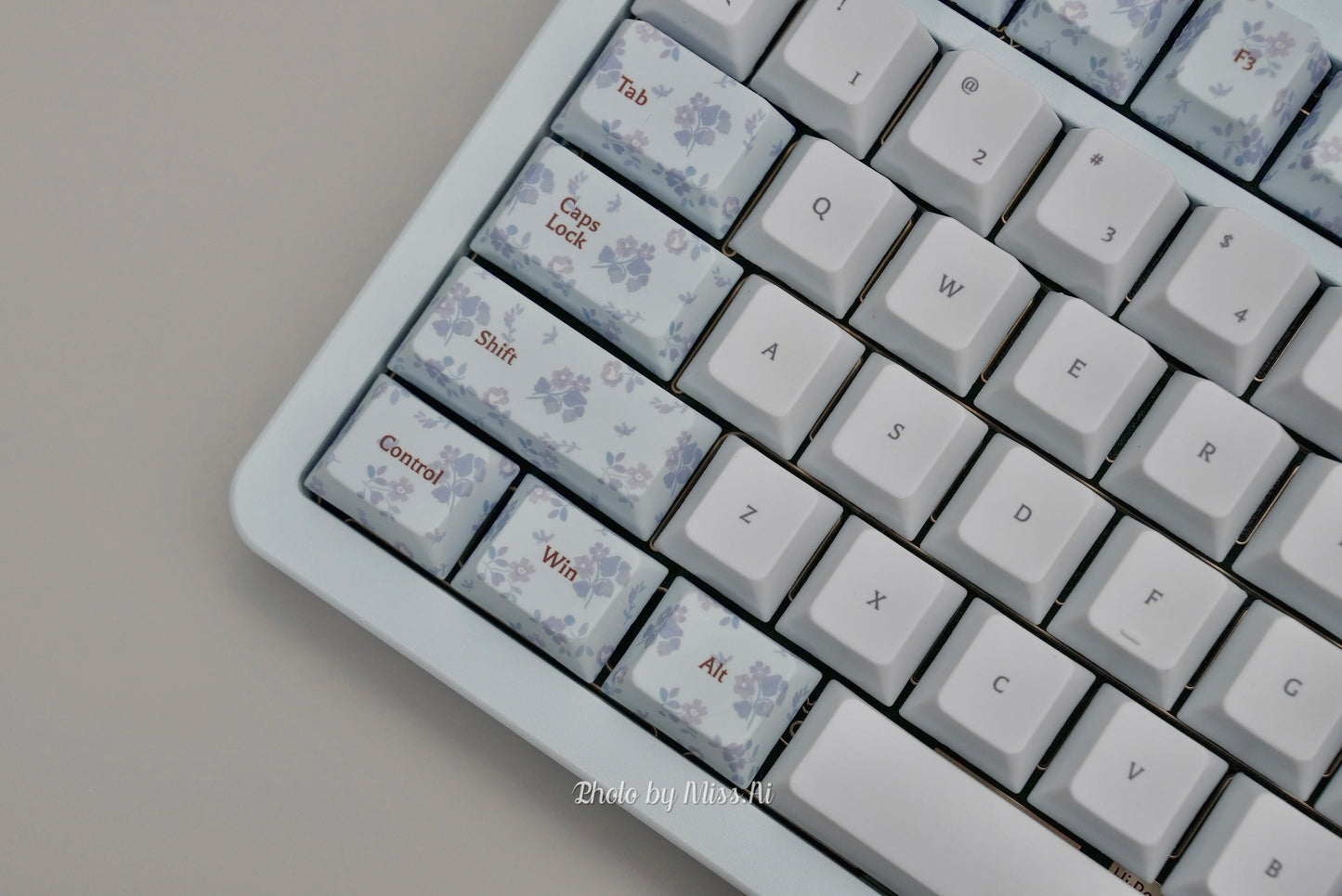 010 Midsummer Night's Dream Light Blue Floral Customized Keycaps 148 Keys Cherry Profile Designed By Keyria Labs