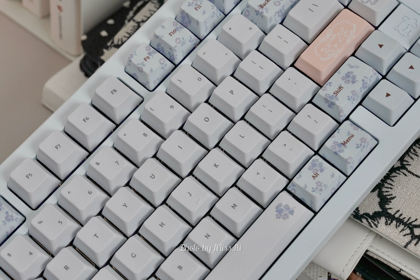 010 Midsummer Night's Dream Light Blue Floral Customized Keycaps 148 Keys Cherry Profile Designed By Keyria Labs