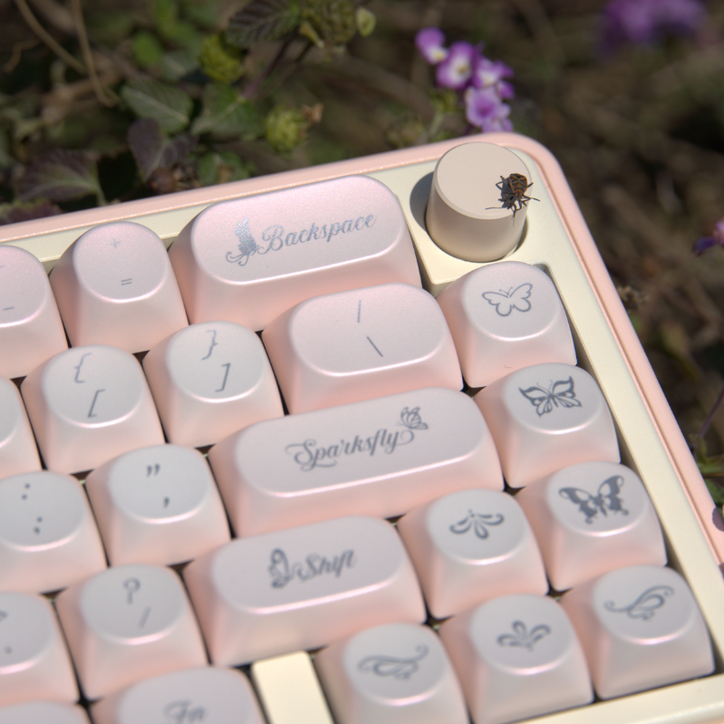 Creamy Pink Luster and Hue of Pearls Mirror Butterfly Soa Profile 135 Keys Mechanical Keyboard Customized Keycaps