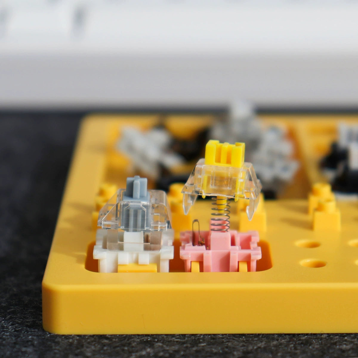 Switch puller tray Mechanical keyboard switch Lubrication tool tray Yellow/gray/blue ruber