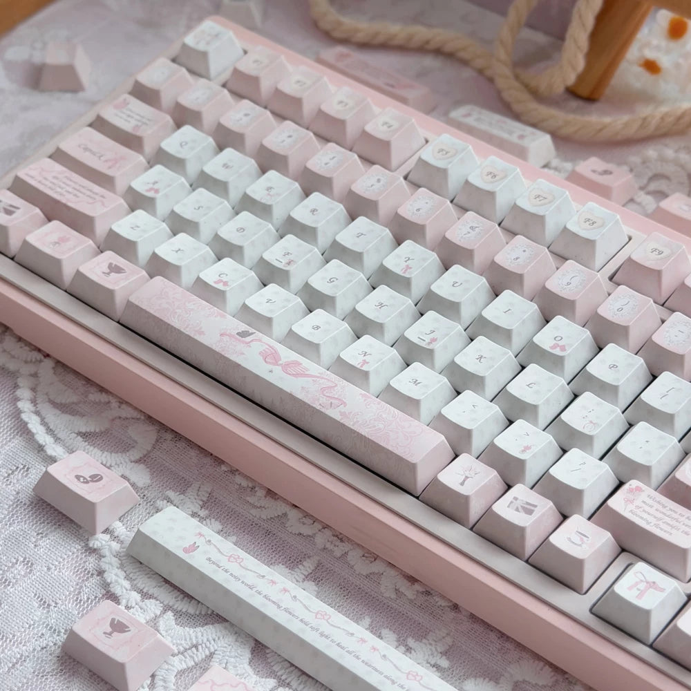 #0295 Pale Pink Letter Vintage Pink Keycap Set – Retro Feminine 140-Key PBT Keycaps for Mechanical Keyboards Designed By Twinkle Lab