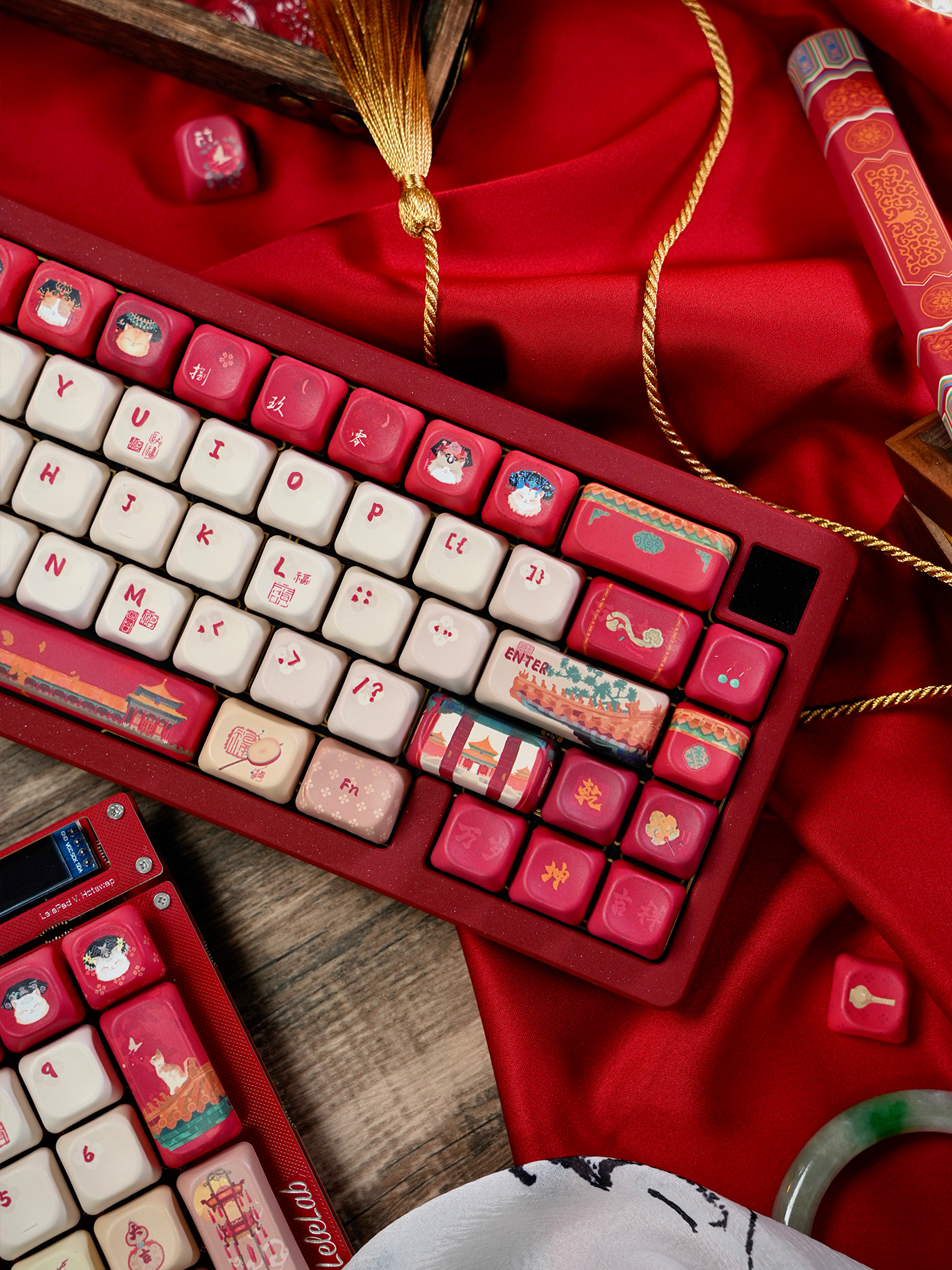 #0268 Red Forbidden City Cat Keycap Cherry/FOA Profile (not Including Keyboard)